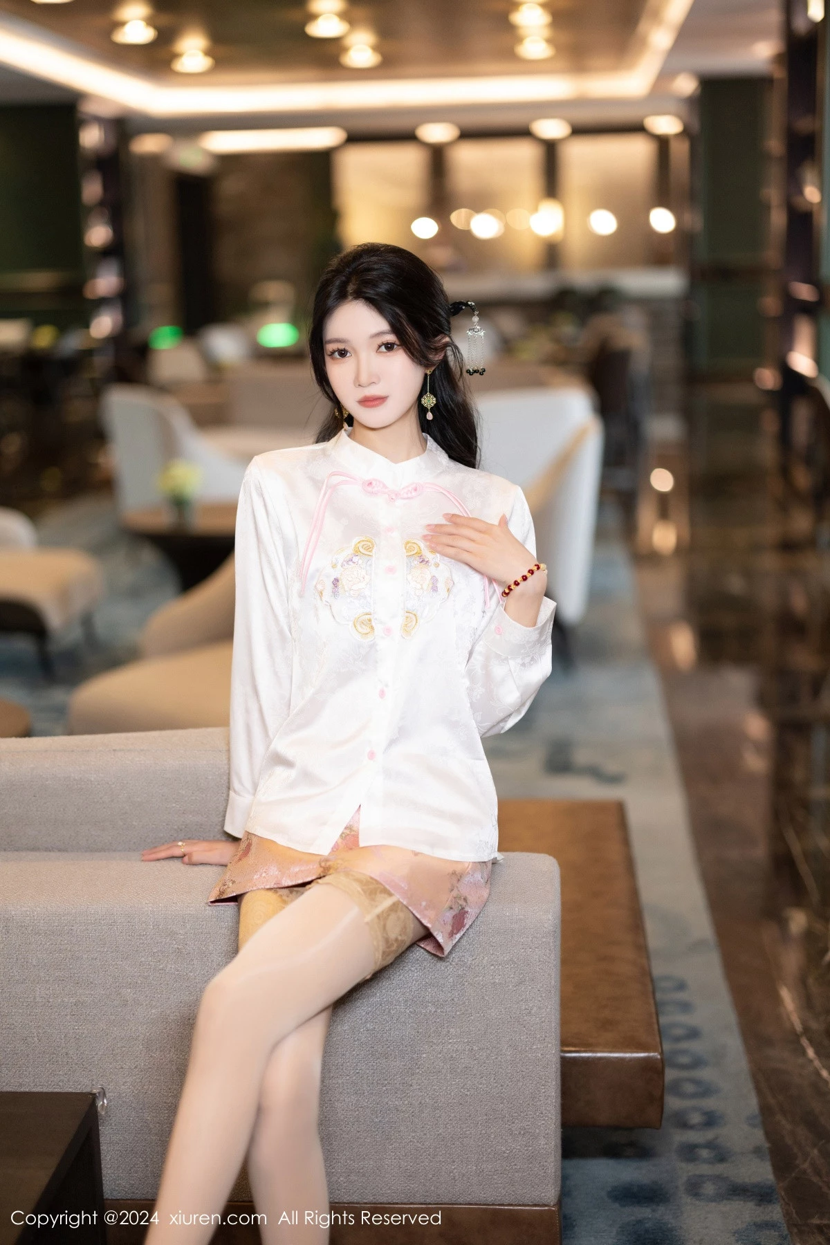 [[XiuRen秀人网]秀人网]No.8347_模特程程程私房性感紫色内衣配诱人丝袜秀曼妙身姿迷人诱惑写真85P