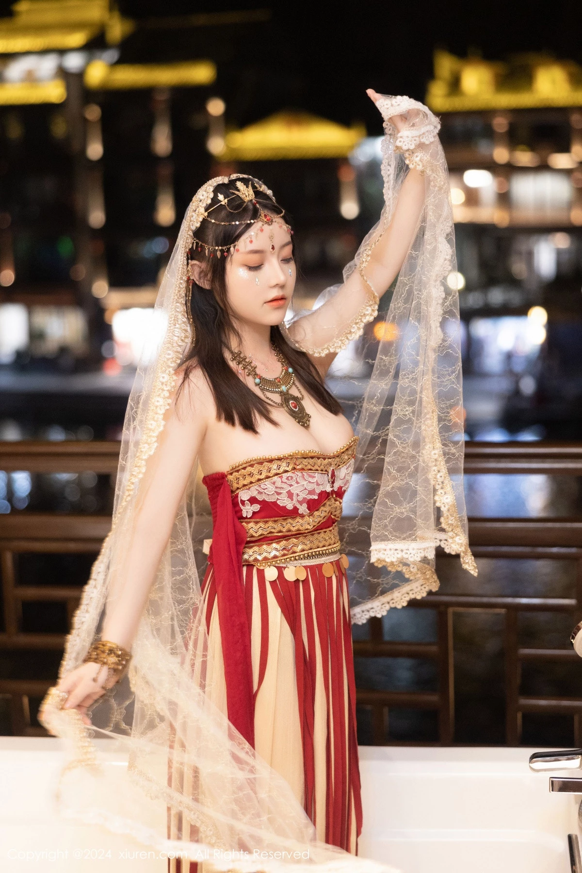 [[XiuRen秀人网]秀人网]No.8349_模特豆瓣酱性感红色薄纱西域服饰半脱秀丰腴身材撩人诱惑写真82P