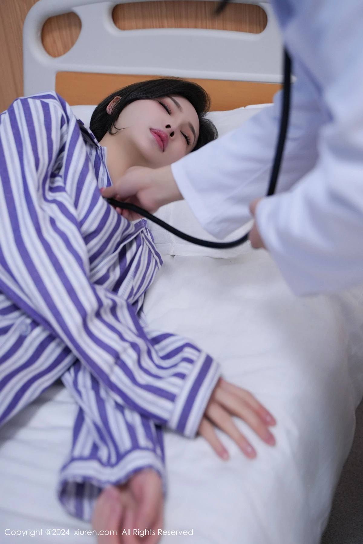 [[XiuRen秀人网]秀人网]No.8346_女神Carol周妍希X角色扮演患者服配开档肉丝秀丰满身材诱惑写真72P