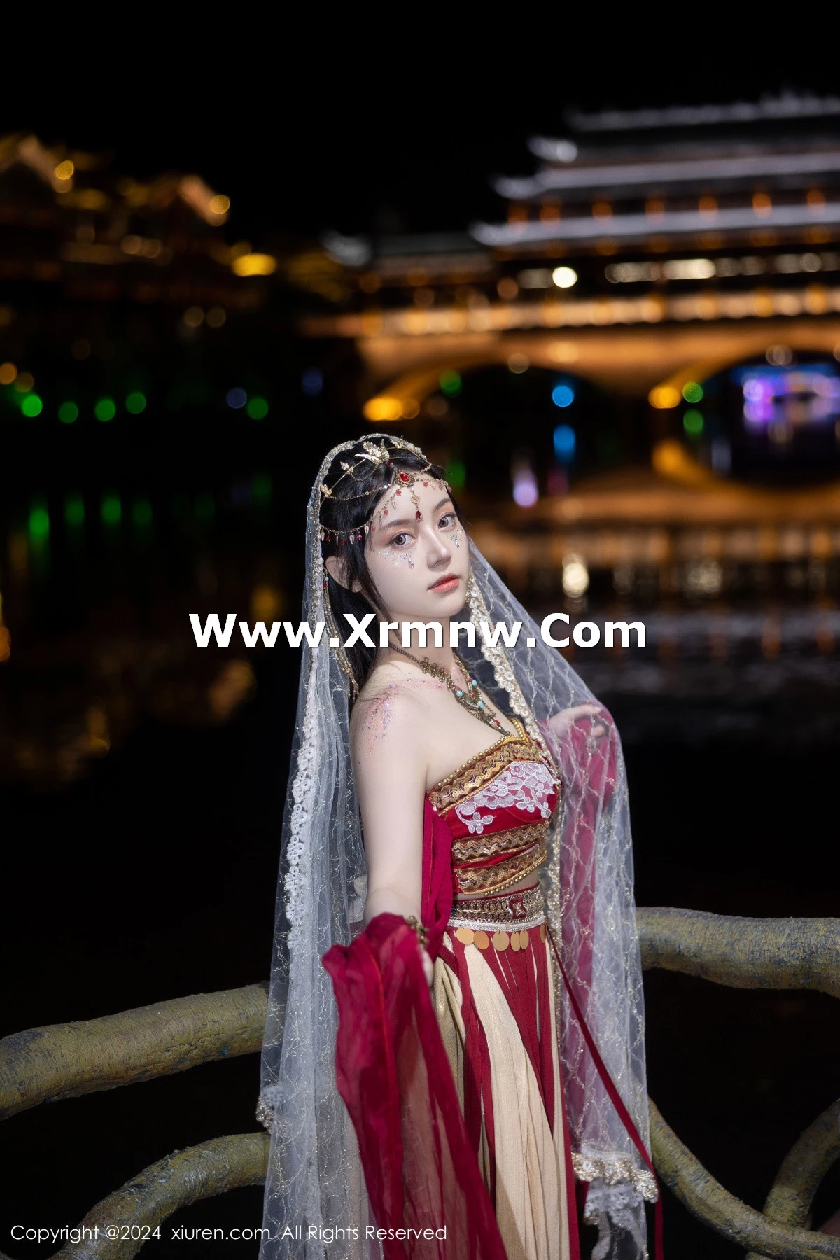 [[XiuRen秀人网]秀人网]No.8349_模特豆瓣酱性感红色薄纱西域服饰半脱秀丰腴身材撩人诱惑写真82P