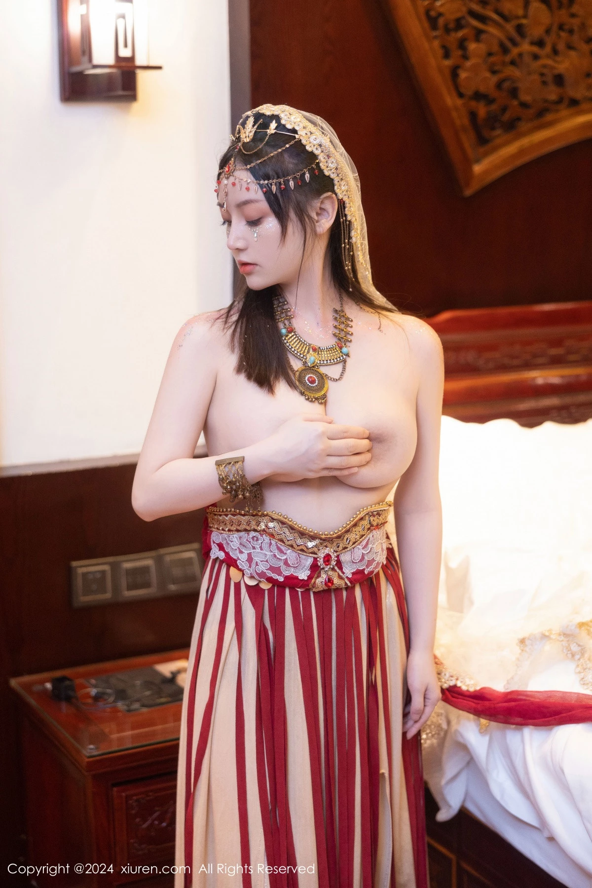 [[XiuRen秀人网]秀人网]No.8349_模特豆瓣酱性感红色薄纱西域服饰半脱秀丰腴身材撩人诱惑写真82P