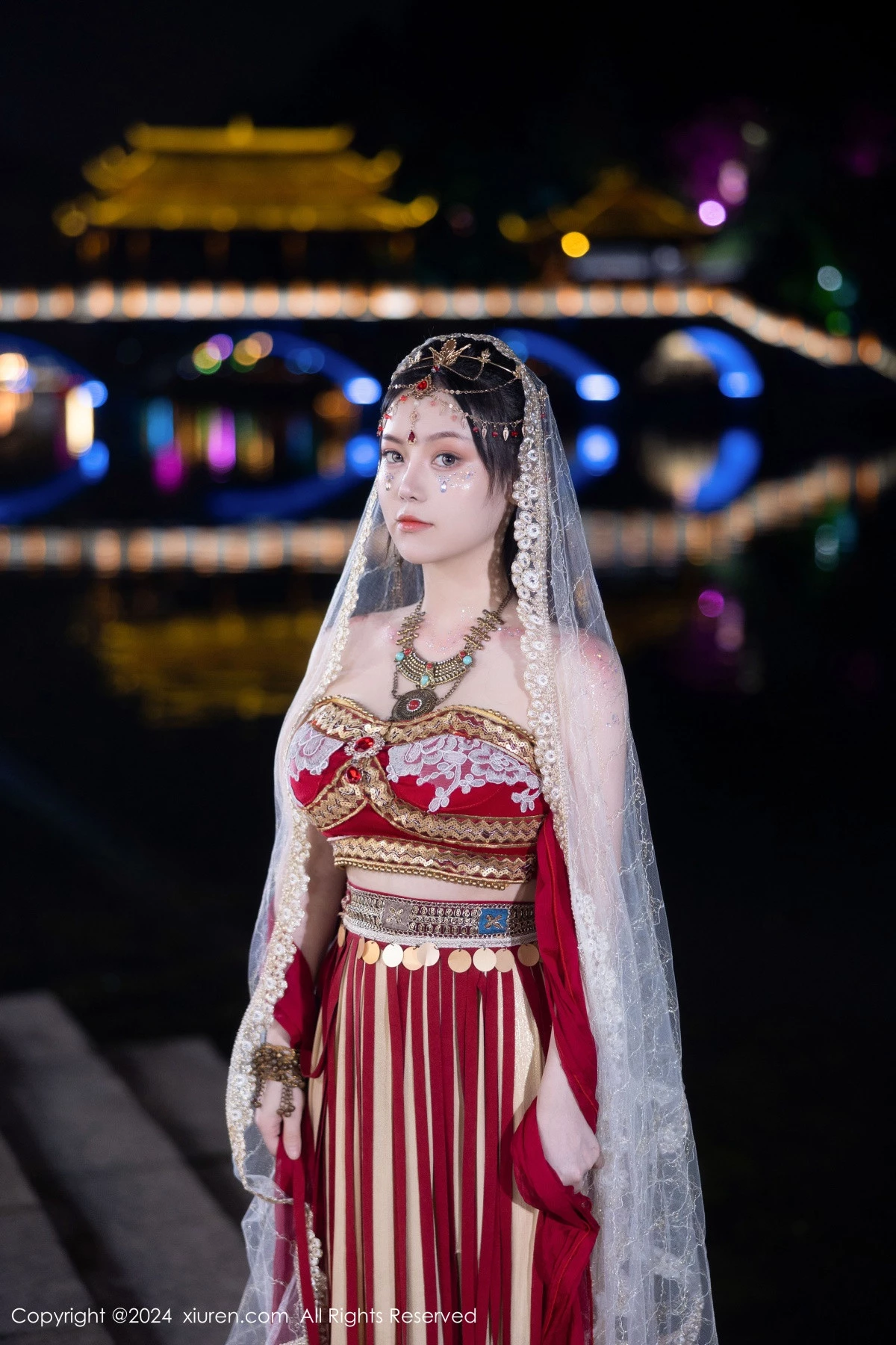 [[XiuRen秀人网]秀人网]No.8349_模特豆瓣酱性感红色薄纱西域服饰半脱秀丰腴身材撩人诱惑写真82P