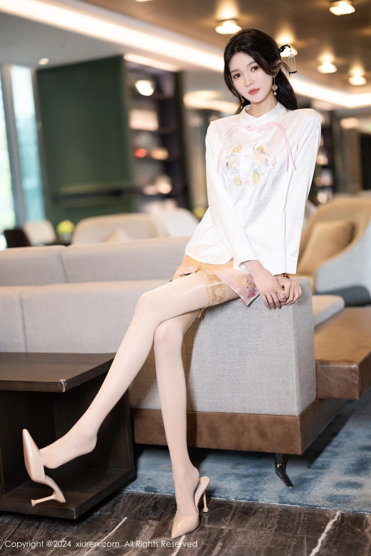 [[XiuRen秀人网]秀人网]No.8347_模特程程程私房性感紫色内衣配诱人丝袜秀曼妙身姿迷人诱惑写真85P