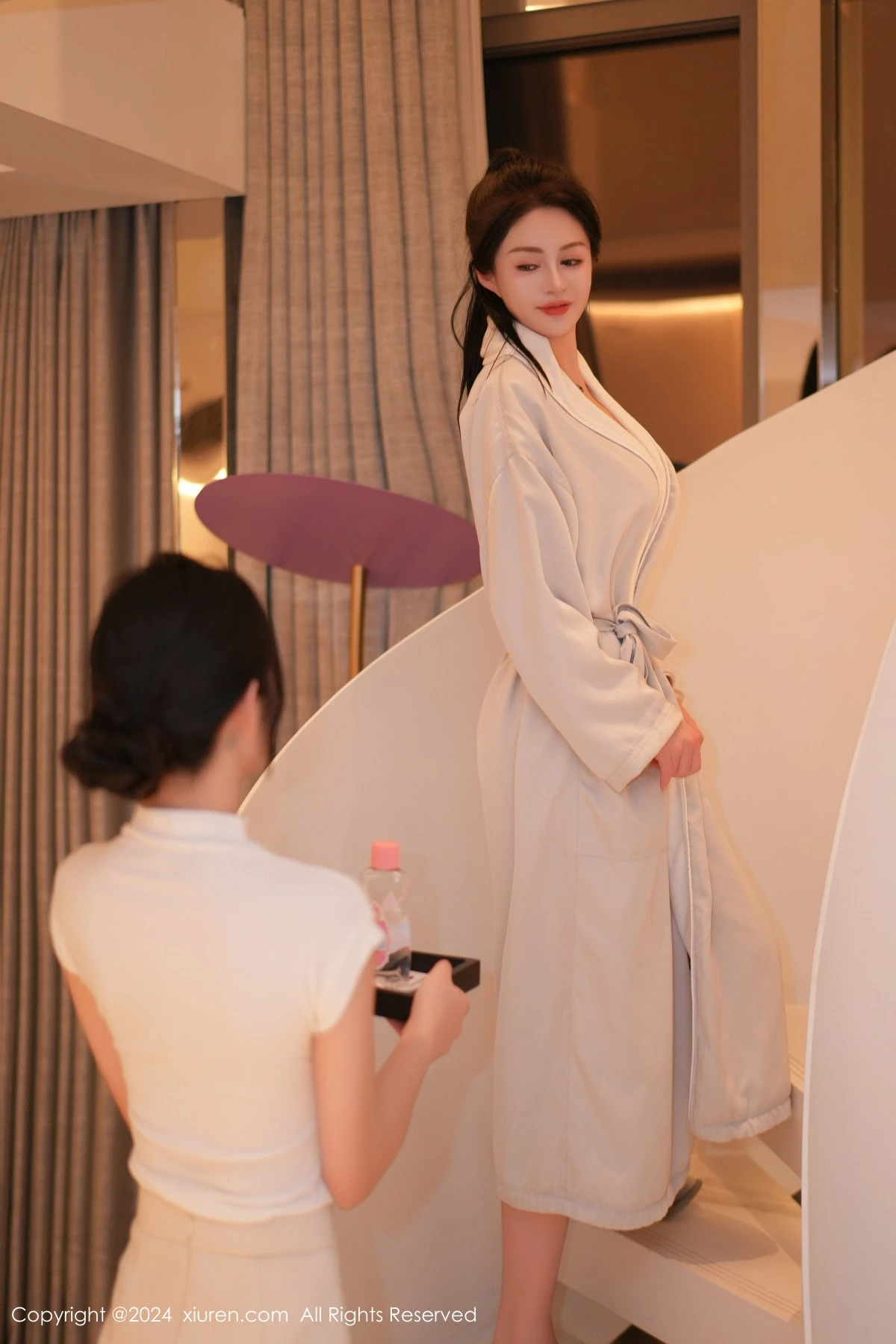 [[XiuRen秀人网]秀人网]No.8350_模特合集女神林幼一＆谭小灵剧情演绎性感白色浴袍迷人诱惑写真113P