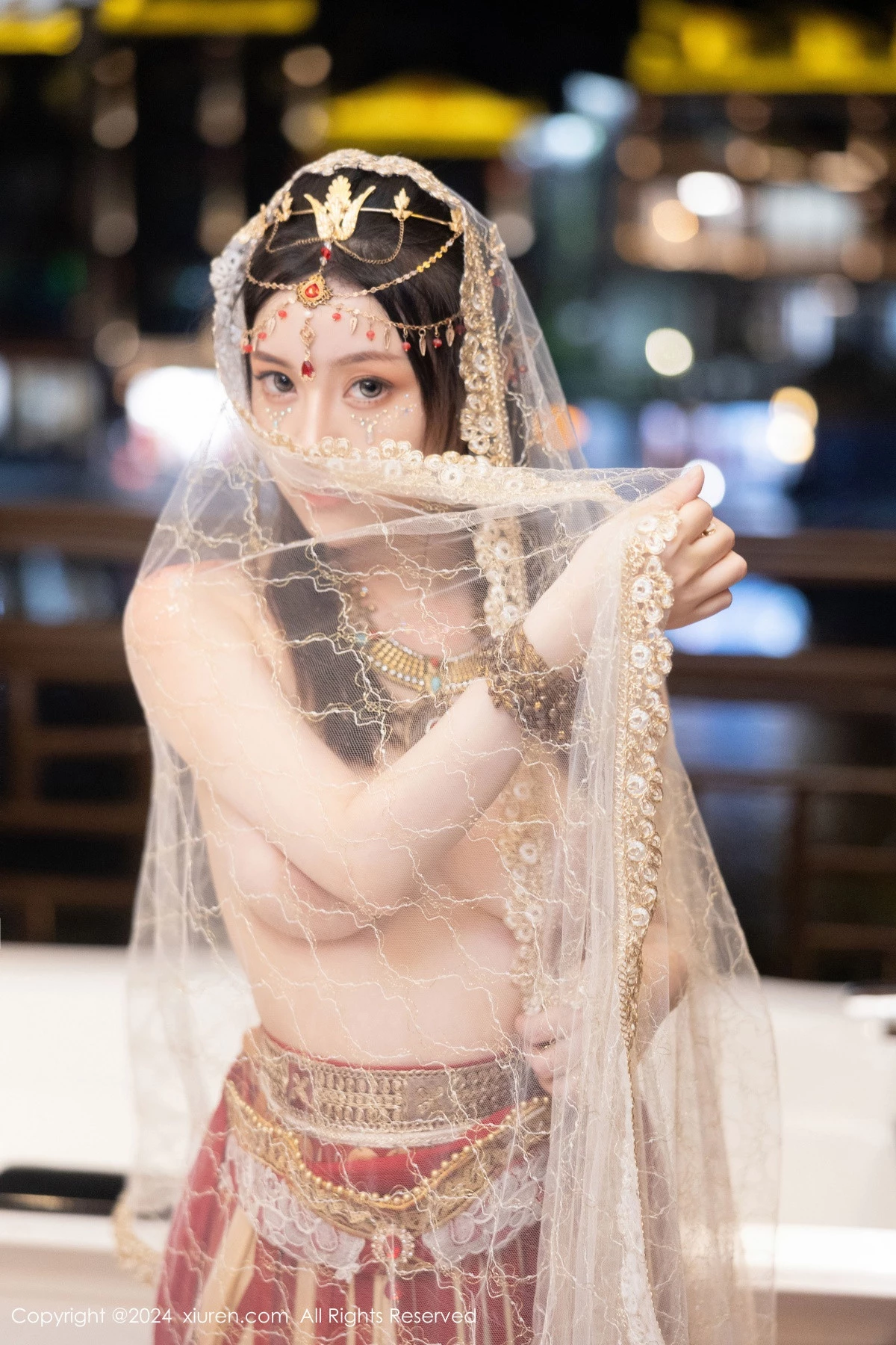 [[XiuRen秀人网]秀人网]No.8349_模特豆瓣酱性感红色薄纱西域服饰半脱秀丰腴身材撩人诱惑写真82P