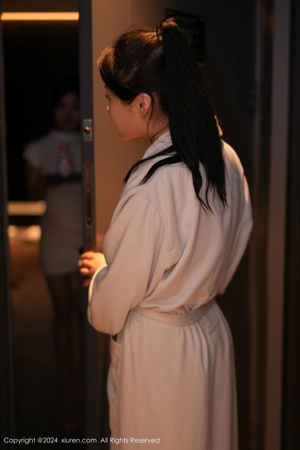 [[XiuRen秀人网]秀人网]No.8350_模特合集女神林幼一＆谭小灵剧情演绎性感白色浴袍迷人诱惑写真113P