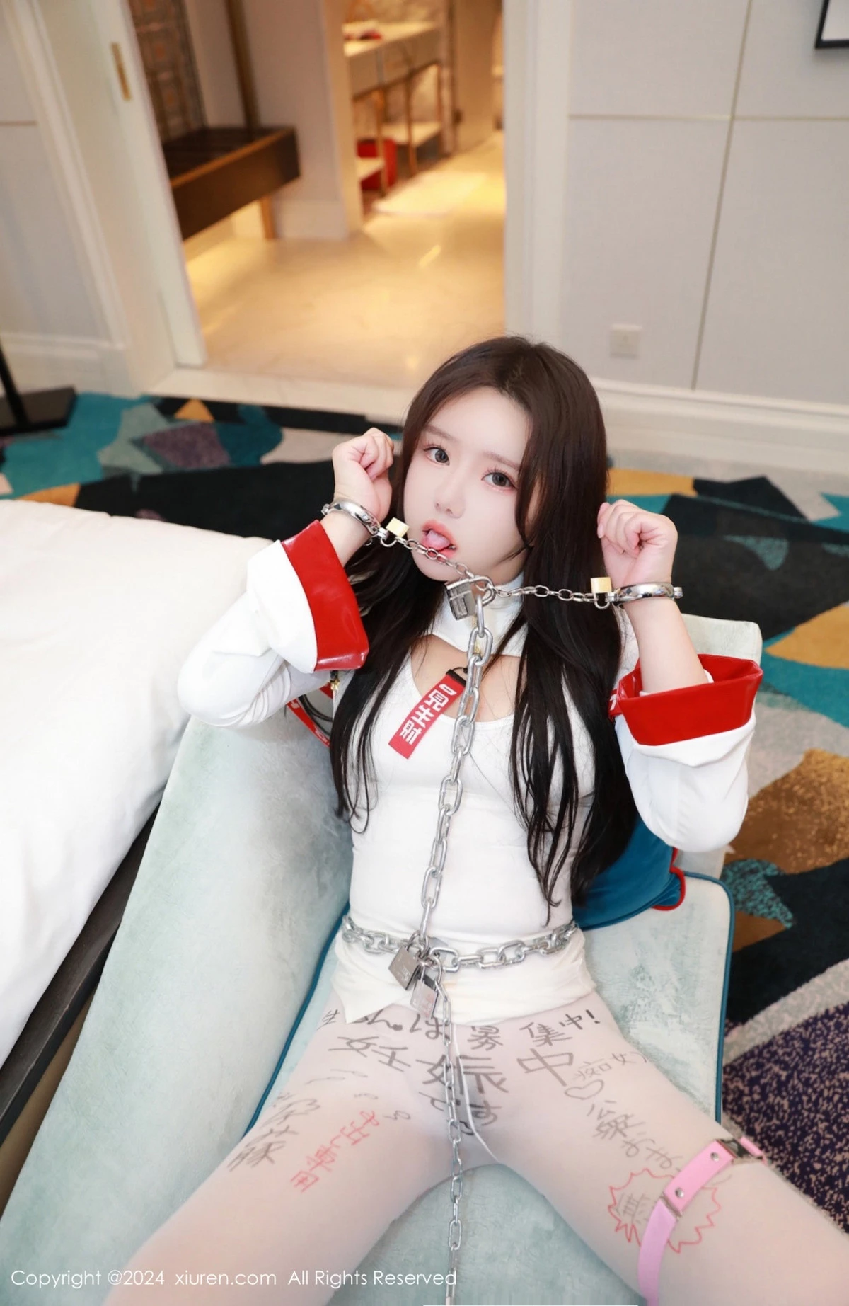 [[XiuRen秀人网]秀人网]No.8258_模特小薯条nienie性感白色服饰配诱人白丝袜秀曼妙身姿诱惑写真91P