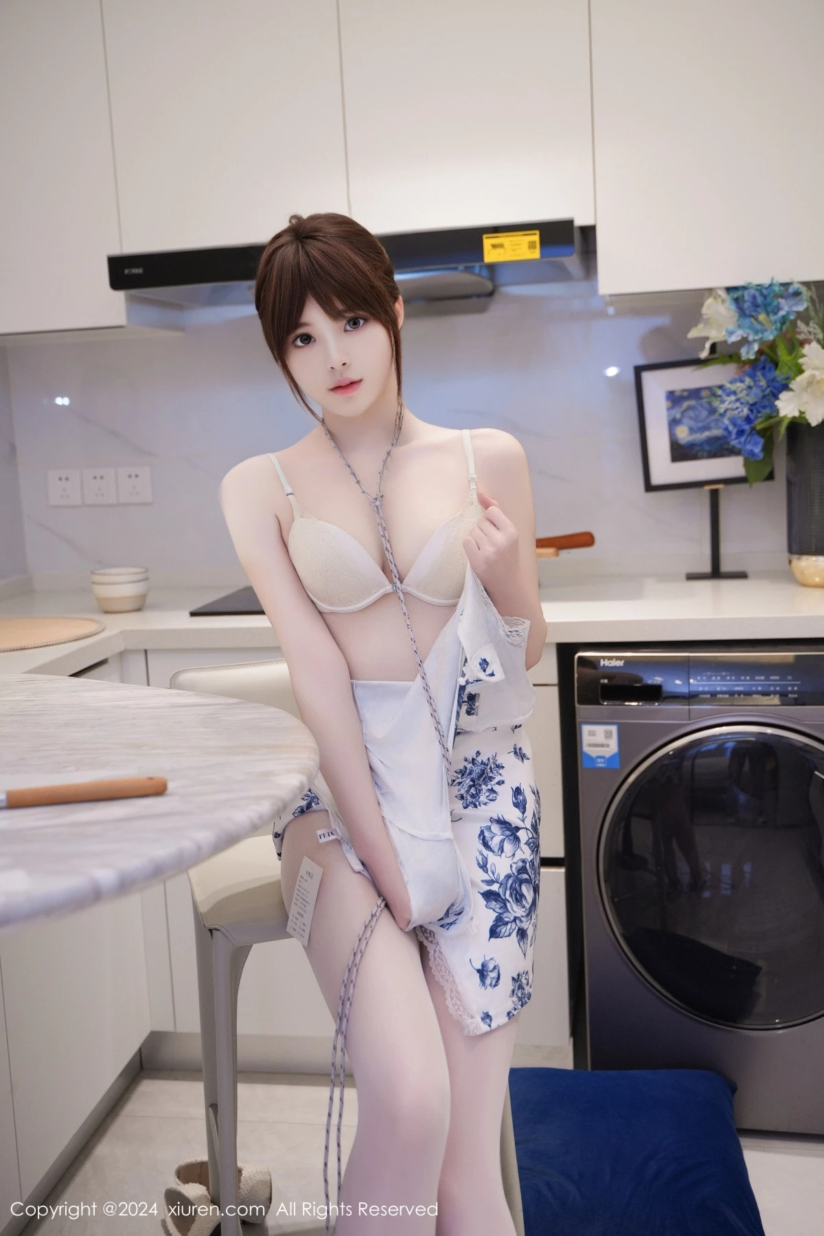 [[XiuRen秀人网]秀人网]No.8255_模特梦灵儿Mini性感青色轻透旗袍配原色丝袜秀惹火身材诱惑写真77P