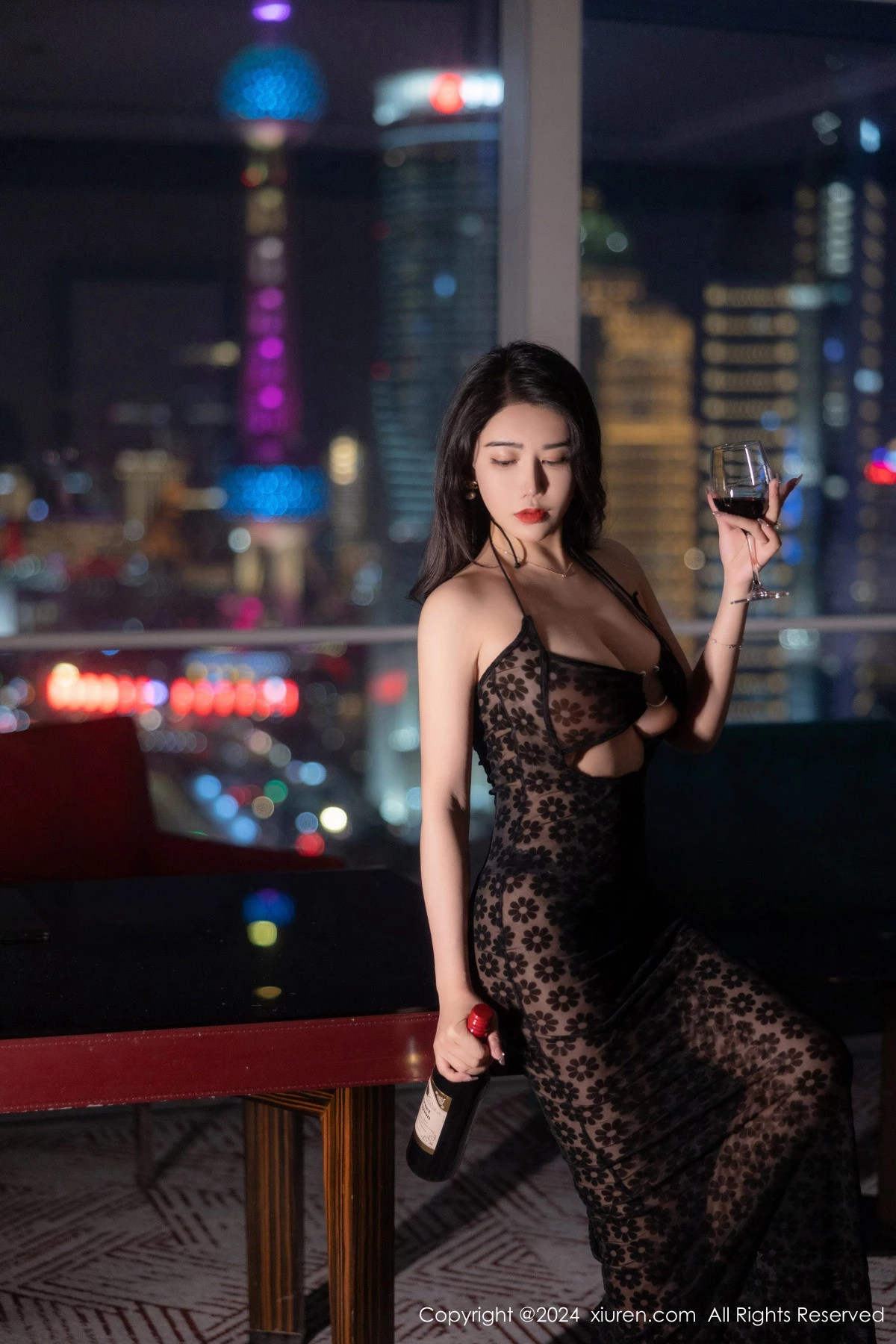 [[XiuRen秀人网]秀人网]No.8355_模特李若汐场景拍摄性感黑色轻透情趣服饰秀惹火身段诱惑写真77P