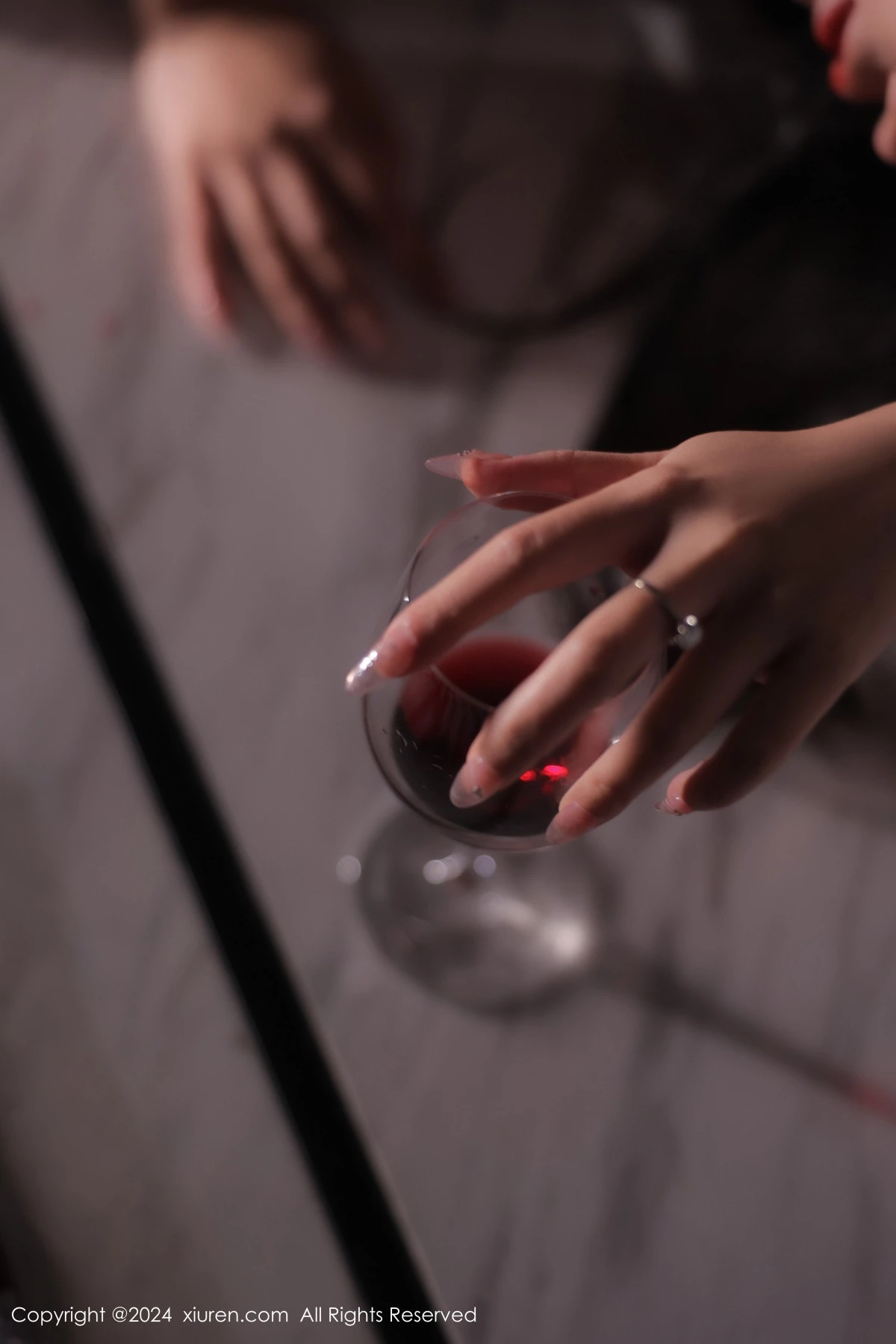 [[XiuRen秀人网]秀人网]No.8355_模特李若汐场景拍摄性感黑色轻透情趣服饰秀惹火身段诱惑写真77P