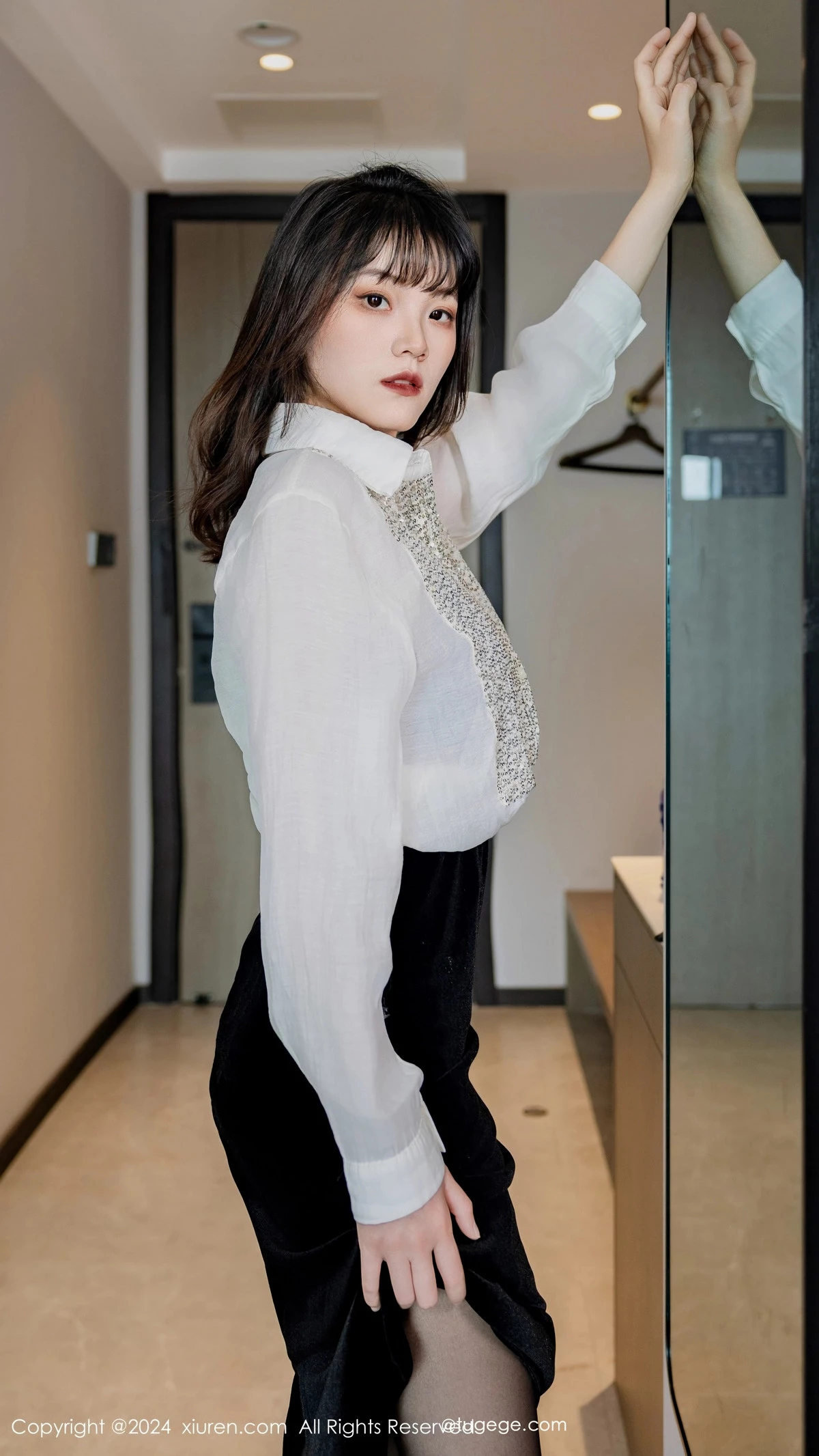 [[XiuRen秀人网]秀人网]No.8353_模特唐安诺私房性感黑色蕾丝内衣配超薄黑丝秀曼妙身姿诱惑写真55P