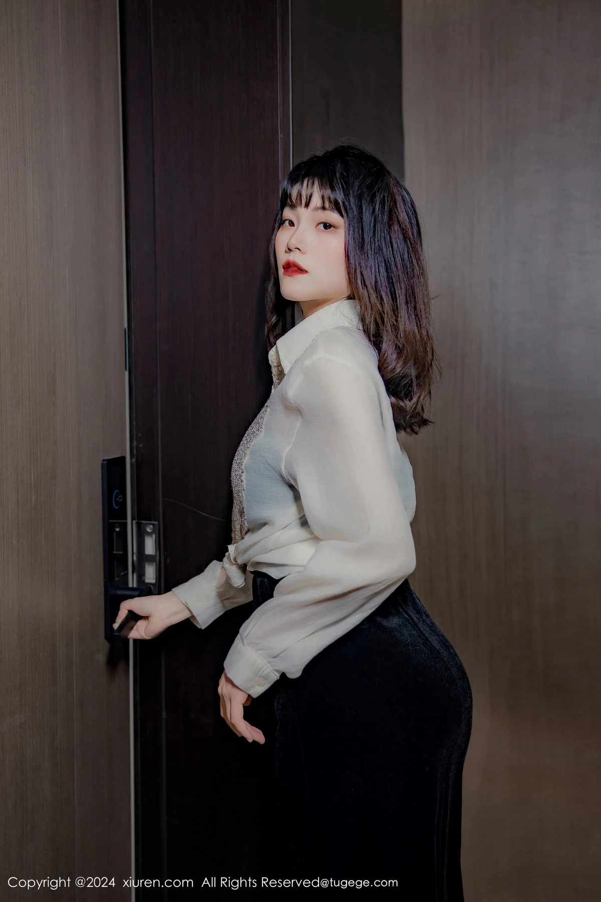 [[XiuRen秀人网]秀人网]No.8353_模特唐安诺私房性感黑色蕾丝内衣配超薄黑丝秀曼妙身姿诱惑写真55P