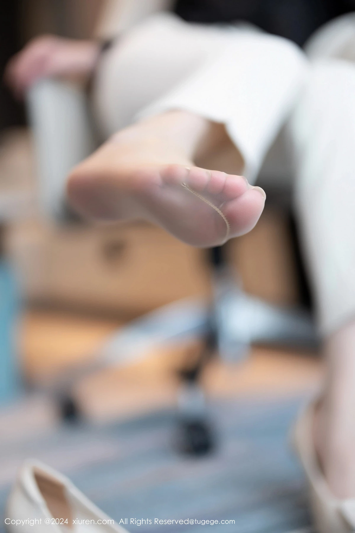 [[XiuRen秀人网]秀人网]No.8354_模特梦心玥性感白色套装露黑色轻透内衣配超薄肉丝迷人诱惑写真90P