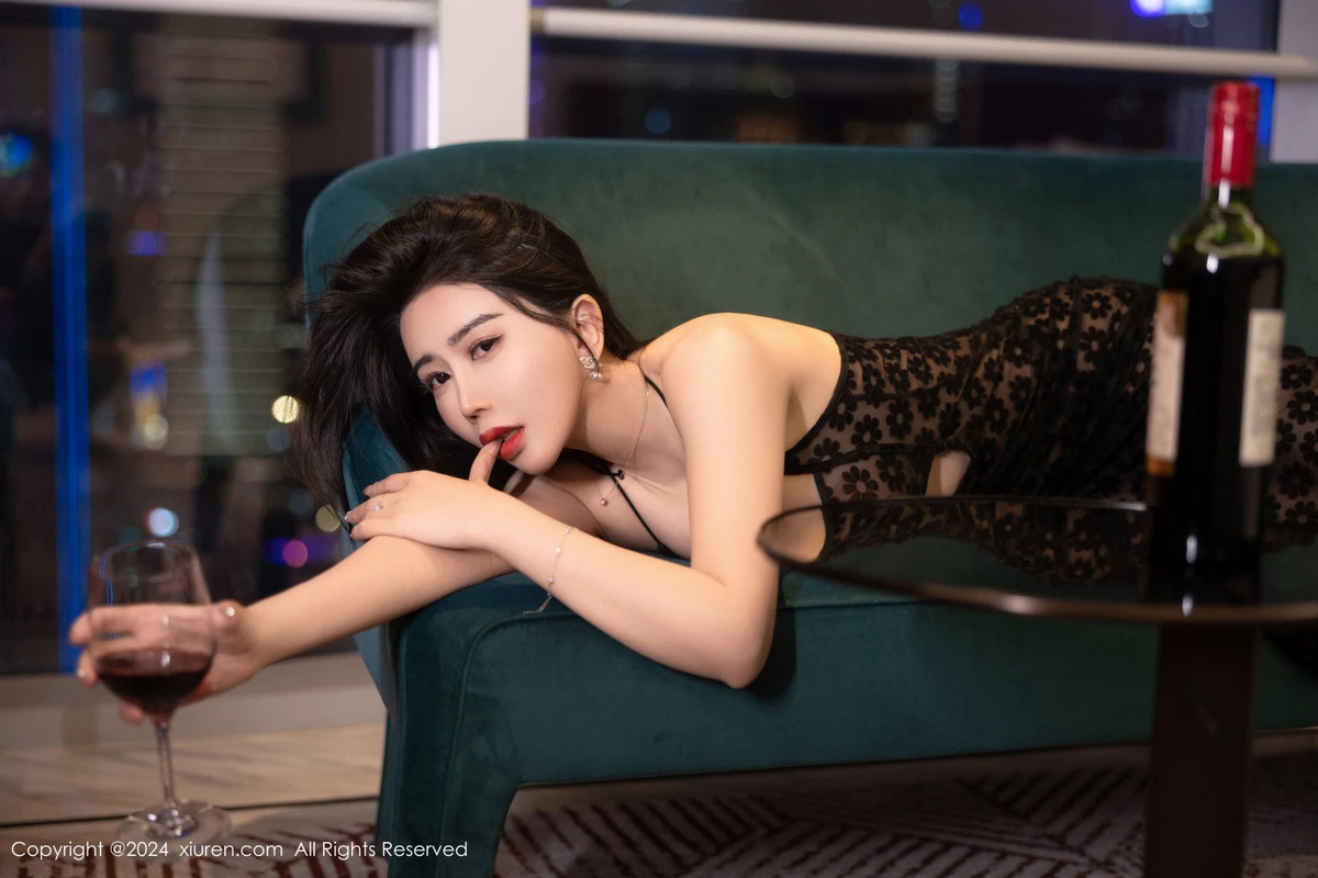 [[XiuRen秀人网]秀人网]No.8355_模特李若汐场景拍摄性感黑色轻透情趣服饰秀惹火身段诱惑写真77P