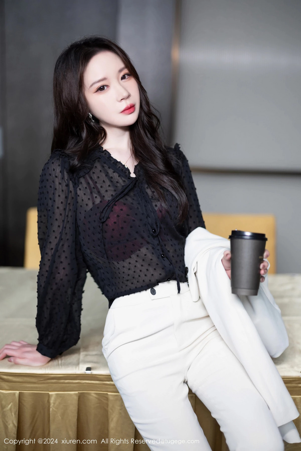 [[XiuRen秀人网]秀人网]No.8354_模特梦心玥性感白色套装露黑色轻透内衣配超薄肉丝迷人诱惑写真90P