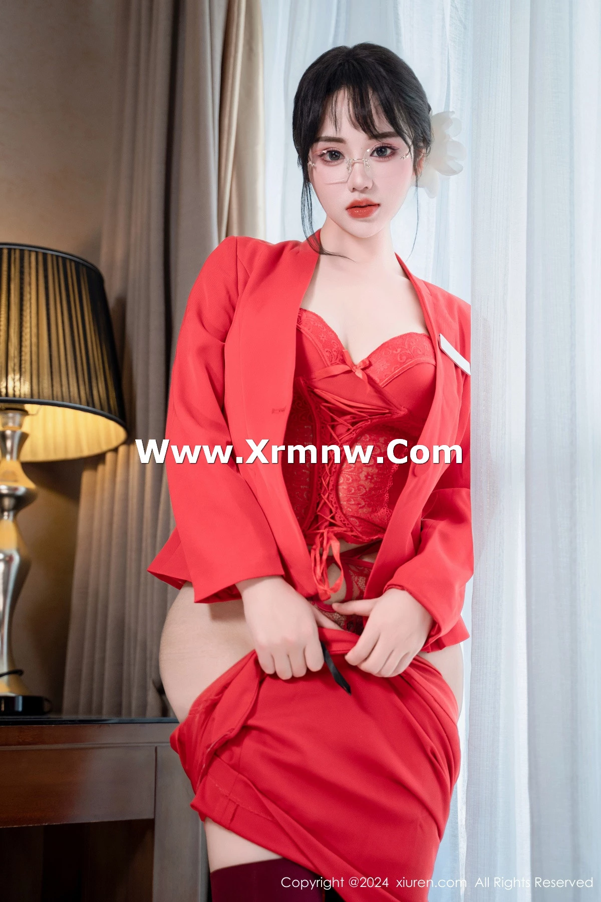 [[XiuRen秀人网]秀人网]No.8360_模特汐汐爱吃草莓性感红色情趣内衣配黑丝袜秀惹火身材诱惑写真60P