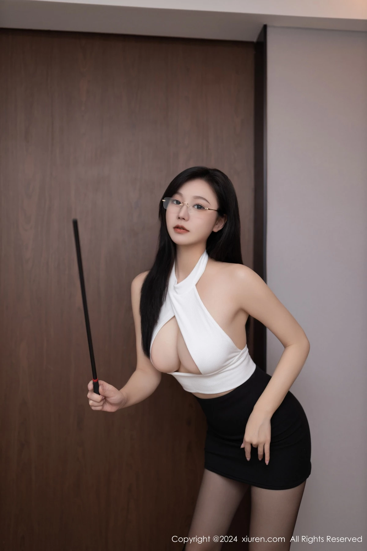 [[XiuRen秀人网]秀人网]No.8362_模特安然anran白色紧身开胸上衣配开档黑丝秀柔美身段诱惑写真79P