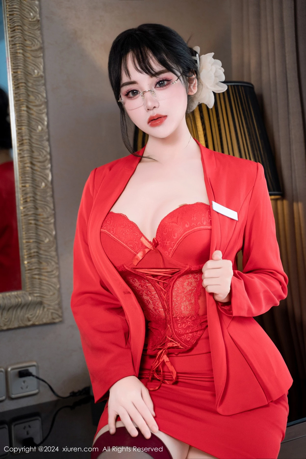 [[XiuRen秀人网]秀人网]No.8360_模特汐汐爱吃草莓性感红色情趣内衣配黑丝袜秀惹火身材诱惑写真60P