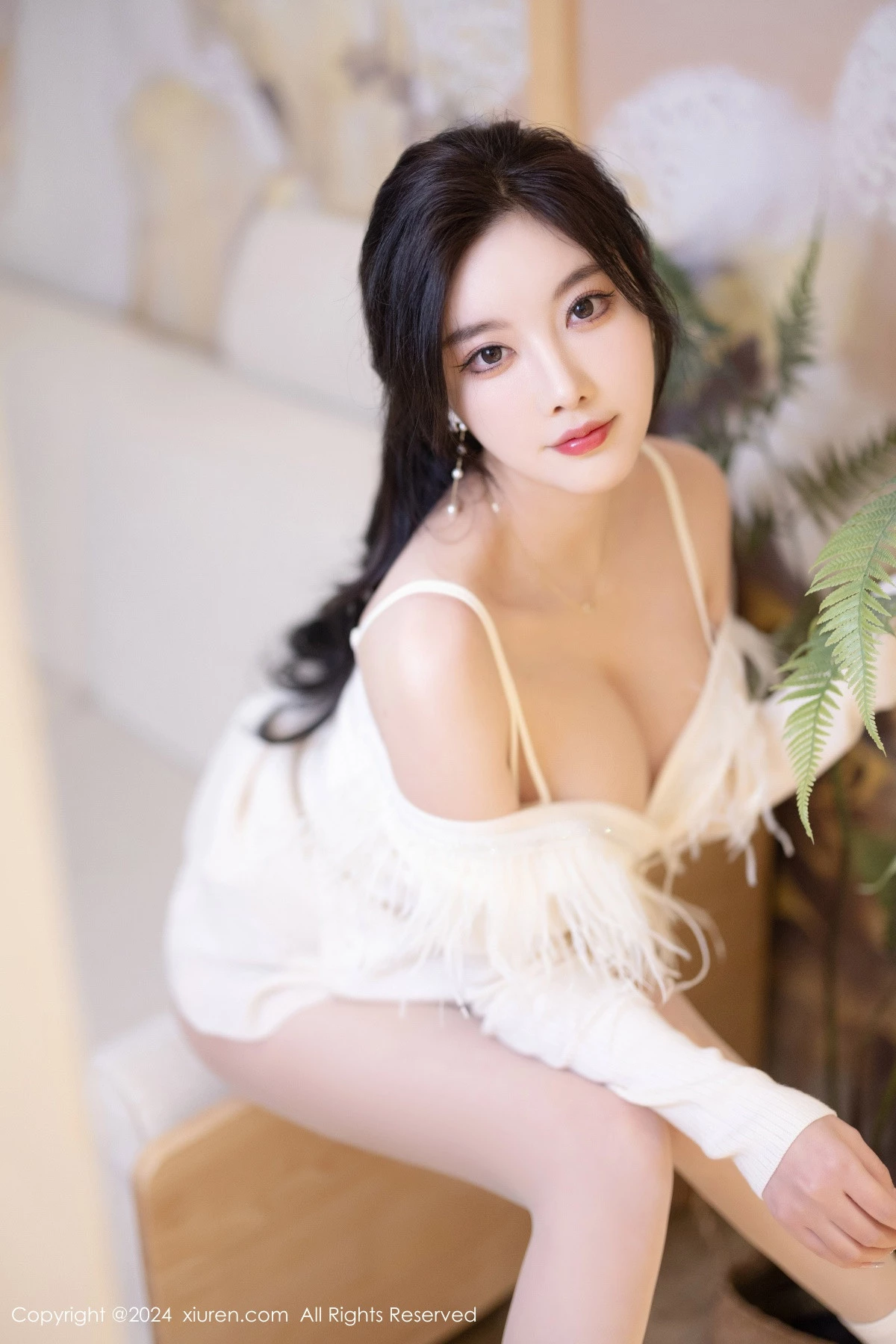 [[XiuRen秀人网]秀人网]No.8363_女神杨晨晨Yome白色连衣长裙+白色情趣薄纱秀丰腴身材诱惑写真82P