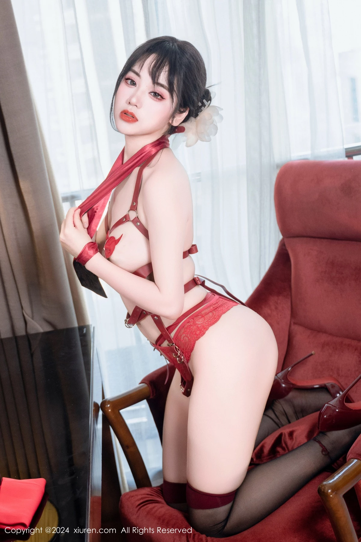 [[XiuRen秀人网]秀人网]No.8360_模特汐汐爱吃草莓性感红色情趣内衣配黑丝袜秀惹火身材诱惑写真60P