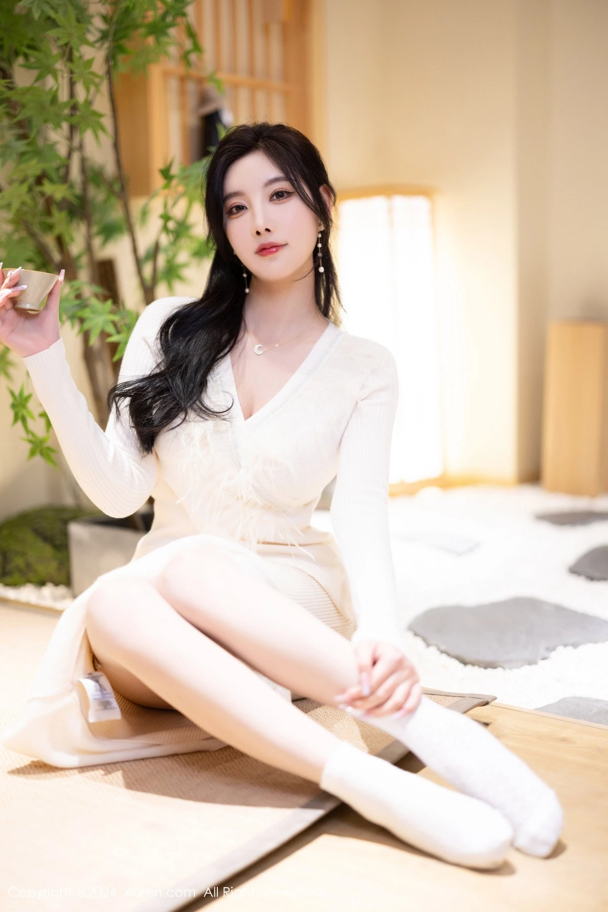 [[XiuRen秀人网]秀人网]No.8363_女神杨晨晨Yome白色连衣长裙+白色情趣薄纱秀丰腴身材诱惑写真82P