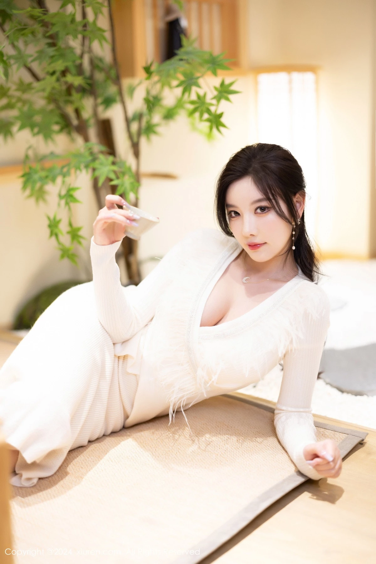 [[XiuRen秀人网]秀人网]No.8363_女神杨晨晨Yome白色连衣长裙+白色情趣薄纱秀丰腴身材诱惑写真82P