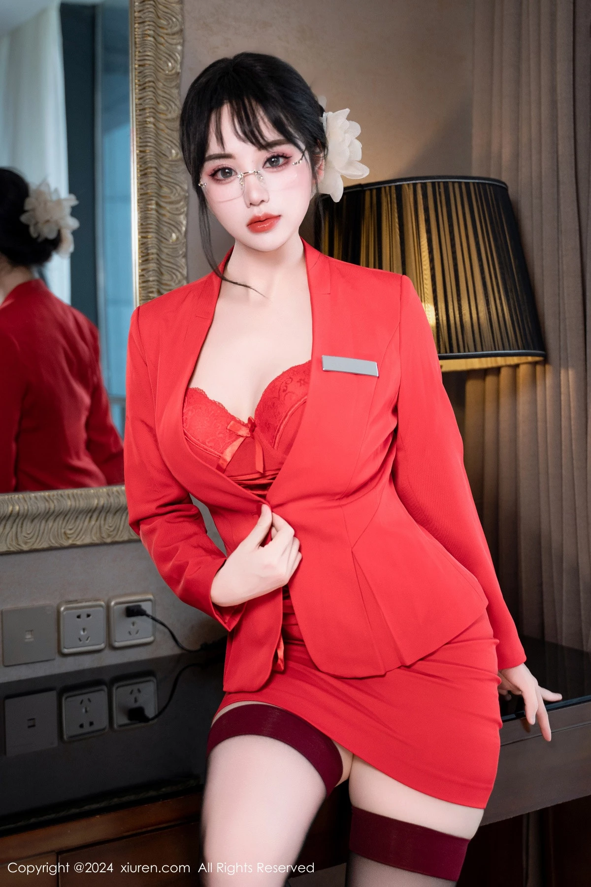 [[XiuRen秀人网]秀人网]No.8360_模特汐汐爱吃草莓性感红色情趣内衣配黑丝袜秀惹火身材诱惑写真60P