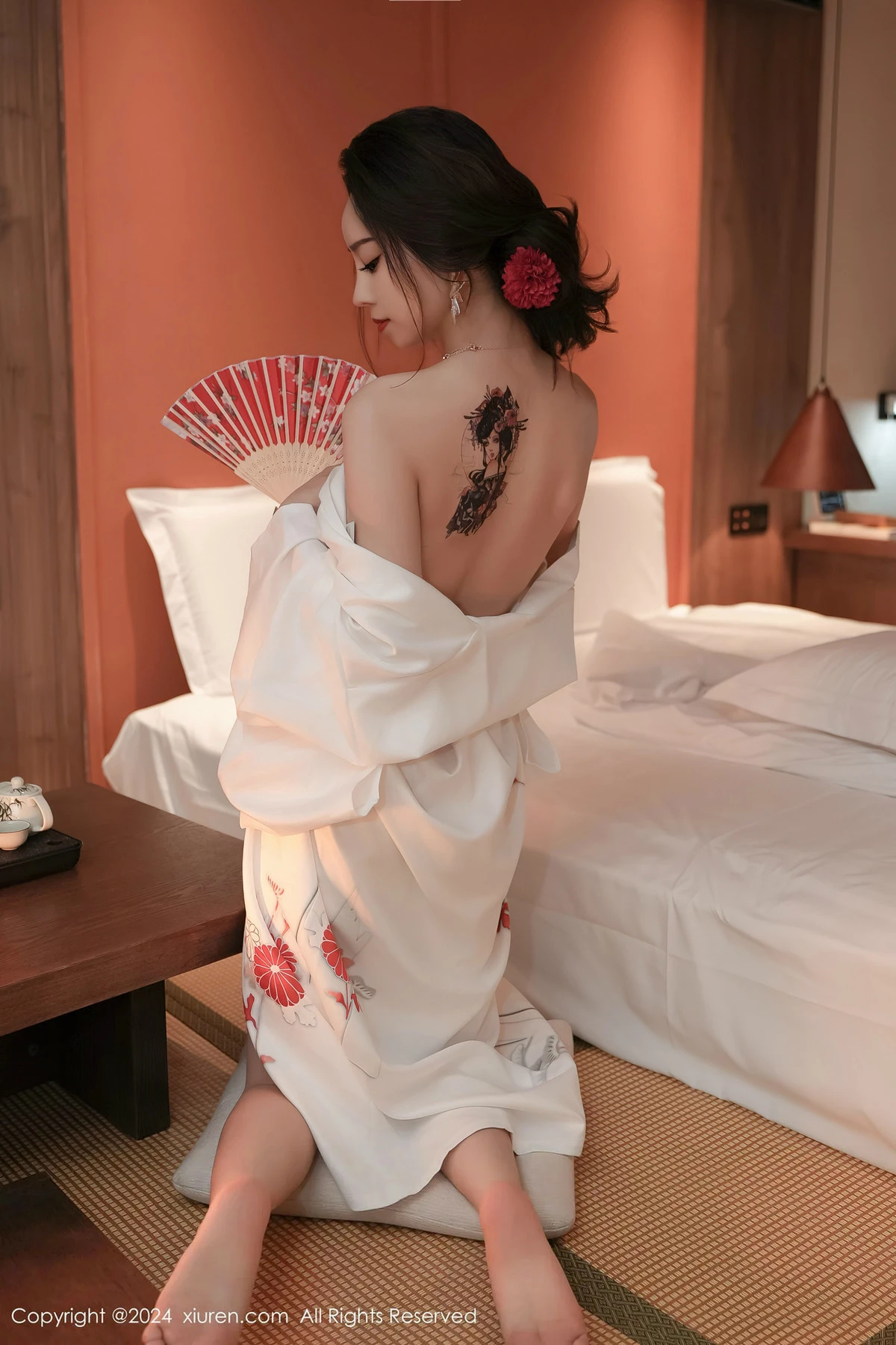 [[XiuRen秀人网]秀人网]No.8367_模特苏曼兮宾馆场景性感白色日系和服半撩秀翘臀美腿诱惑写真85P