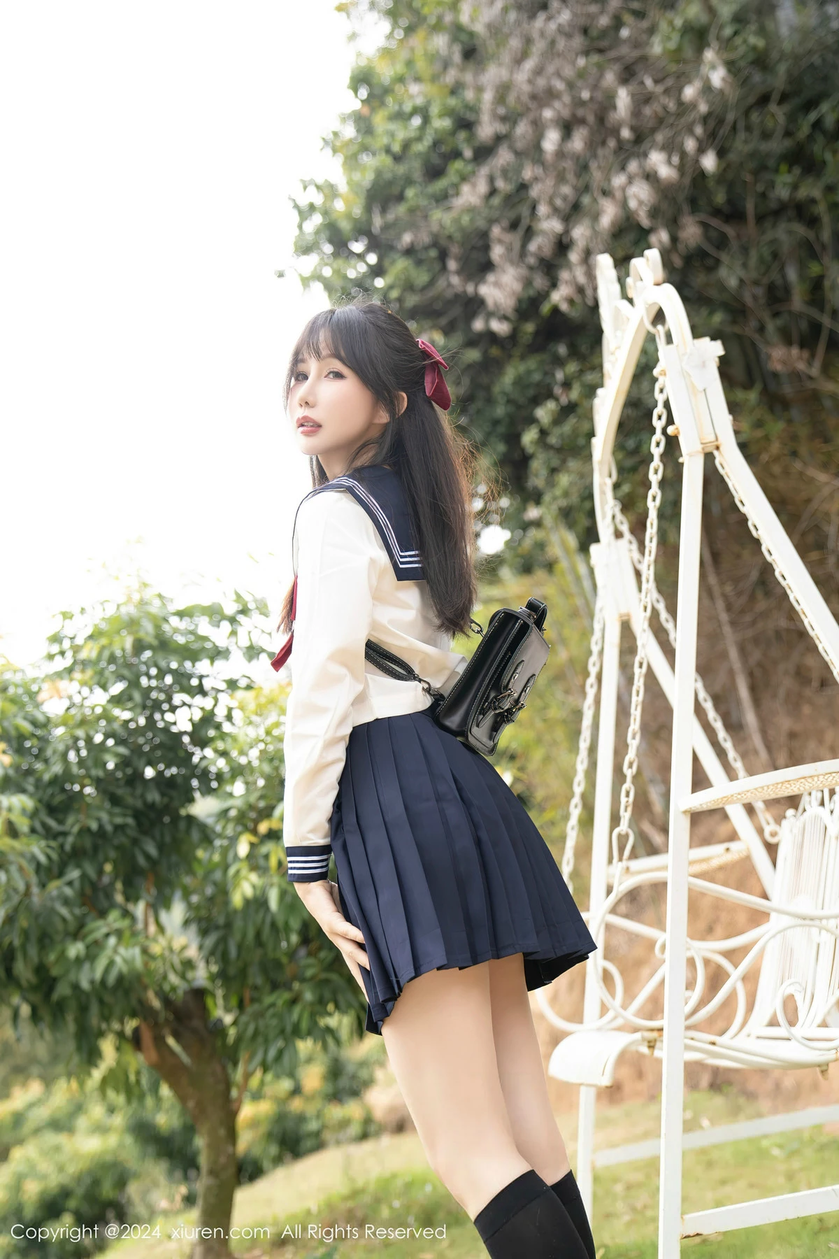 [[XiuRen秀人网]秀人网]No.8365_模特波巧酱长白山旅拍性感学妹制服配黑丝袜秀曼妙身姿诱惑写真85P