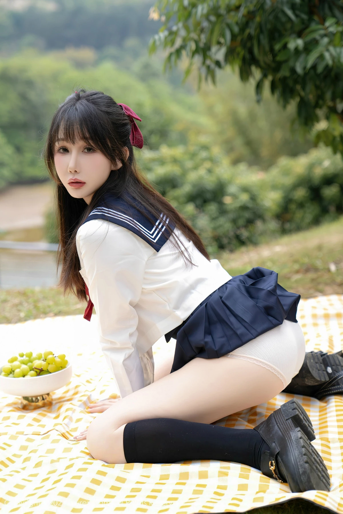 [[XiuRen秀人网]秀人网]No.8365_模特波巧酱长白山旅拍性感学妹制服配黑丝袜秀曼妙身姿诱惑写真85P