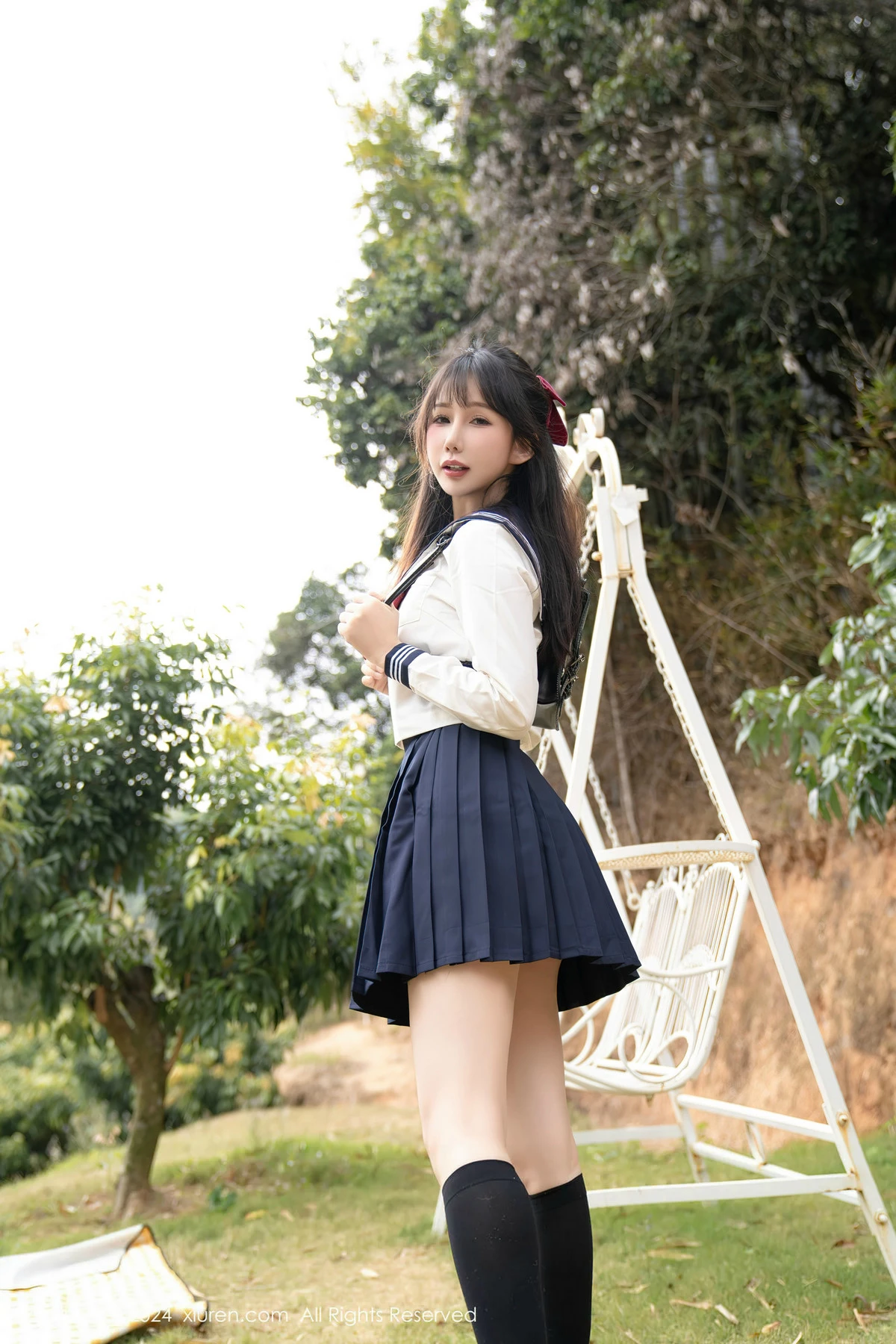 [[XiuRen秀人网]秀人网]No.8365_模特波巧酱长白山旅拍性感学妹制服配黑丝袜秀曼妙身姿诱惑写真85P
