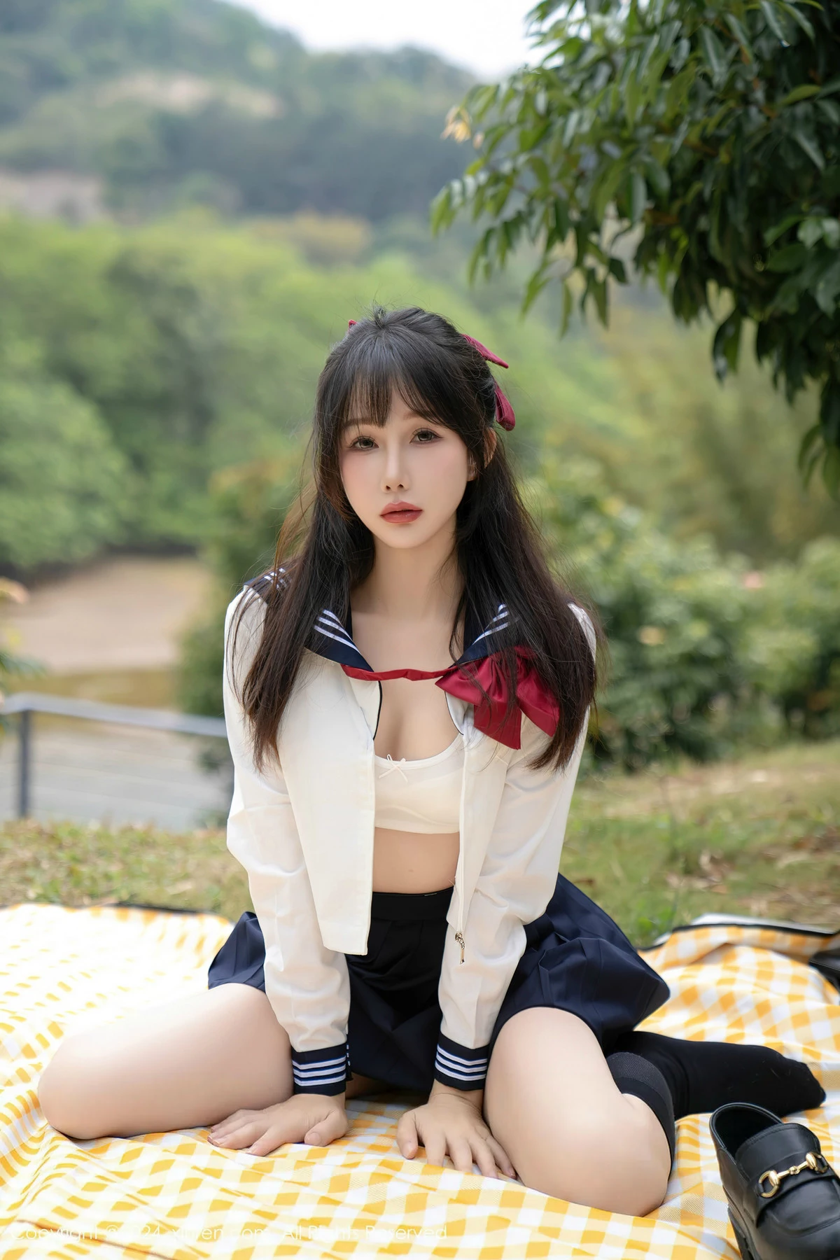 [[XiuRen秀人网]秀人网]No.8365_模特波巧酱长白山旅拍性感学妹制服配黑丝袜秀曼妙身姿诱惑写真85P