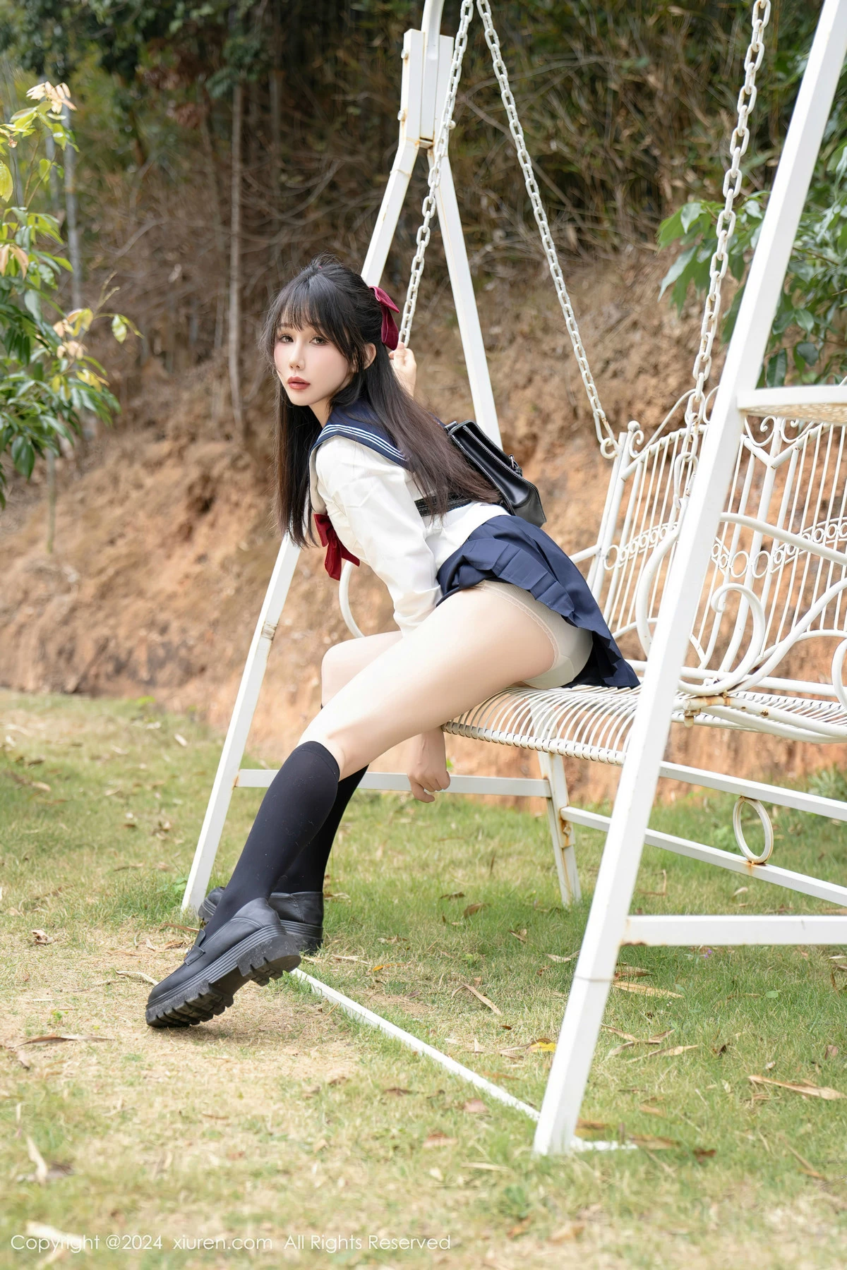 [[XiuRen秀人网]秀人网]No.8365_模特波巧酱长白山旅拍性感学妹制服配黑丝袜秀曼妙身姿诱惑写真85P