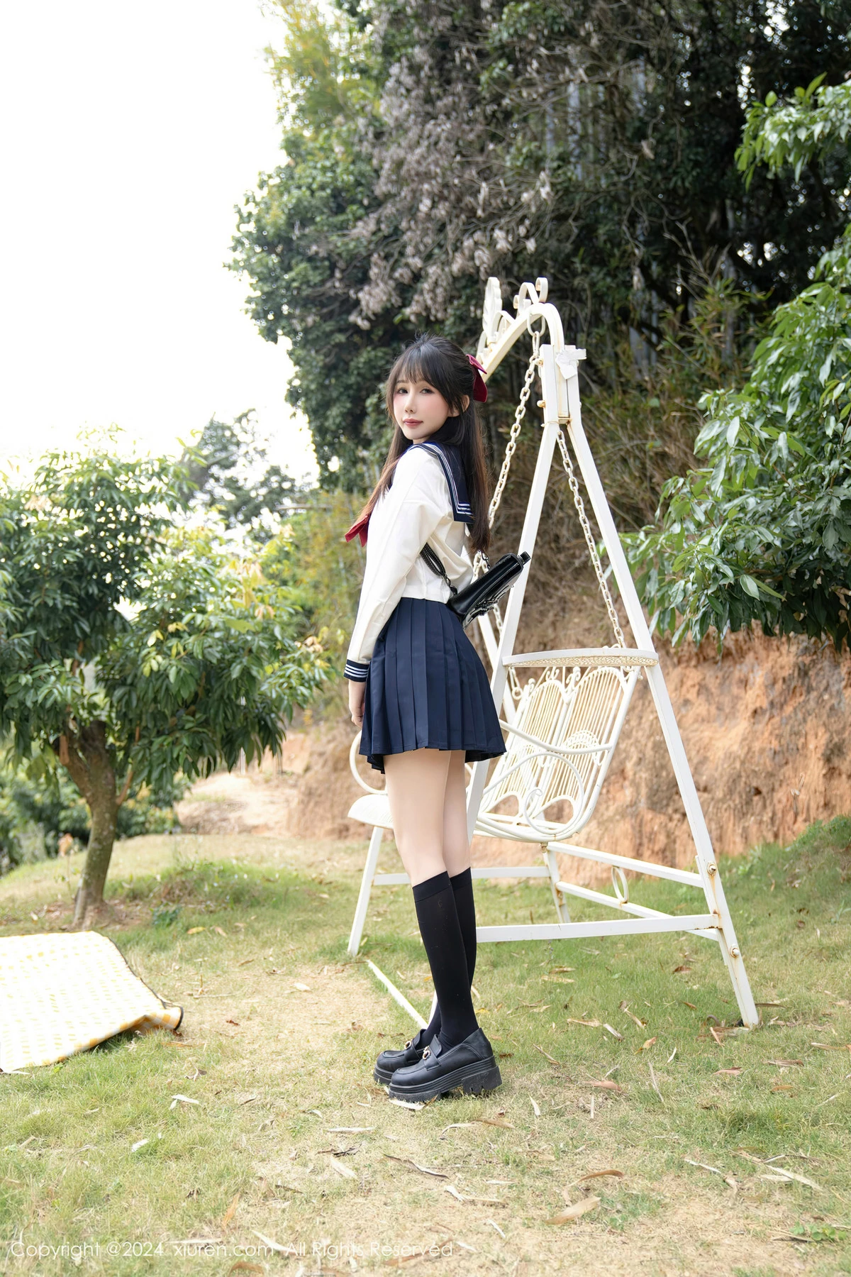 [[XiuRen秀人网]秀人网]No.8365_模特波巧酱长白山旅拍性感学妹制服配黑丝袜秀曼妙身姿诱惑写真85P