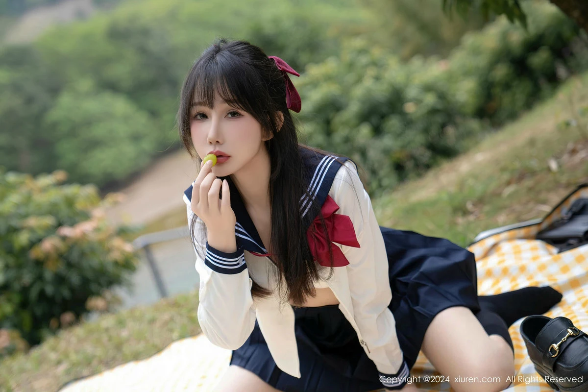 [[XiuRen秀人网]秀人网]No.8365_模特波巧酱长白山旅拍性感学妹制服配黑丝袜秀曼妙身姿诱惑写真85P