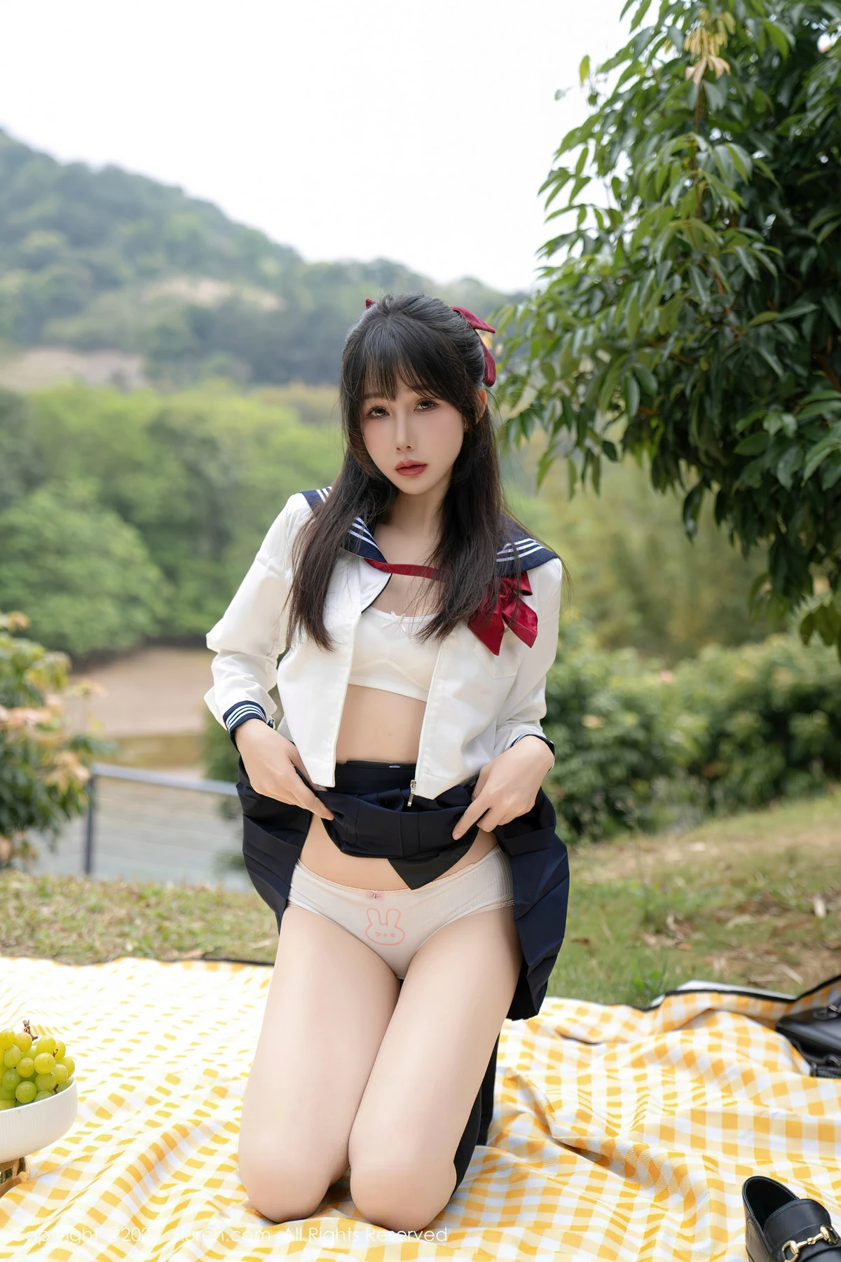 [[XiuRen秀人网]秀人网]No.8365_模特波巧酱长白山旅拍性感学妹制服配黑丝袜秀曼妙身姿诱惑写真85P