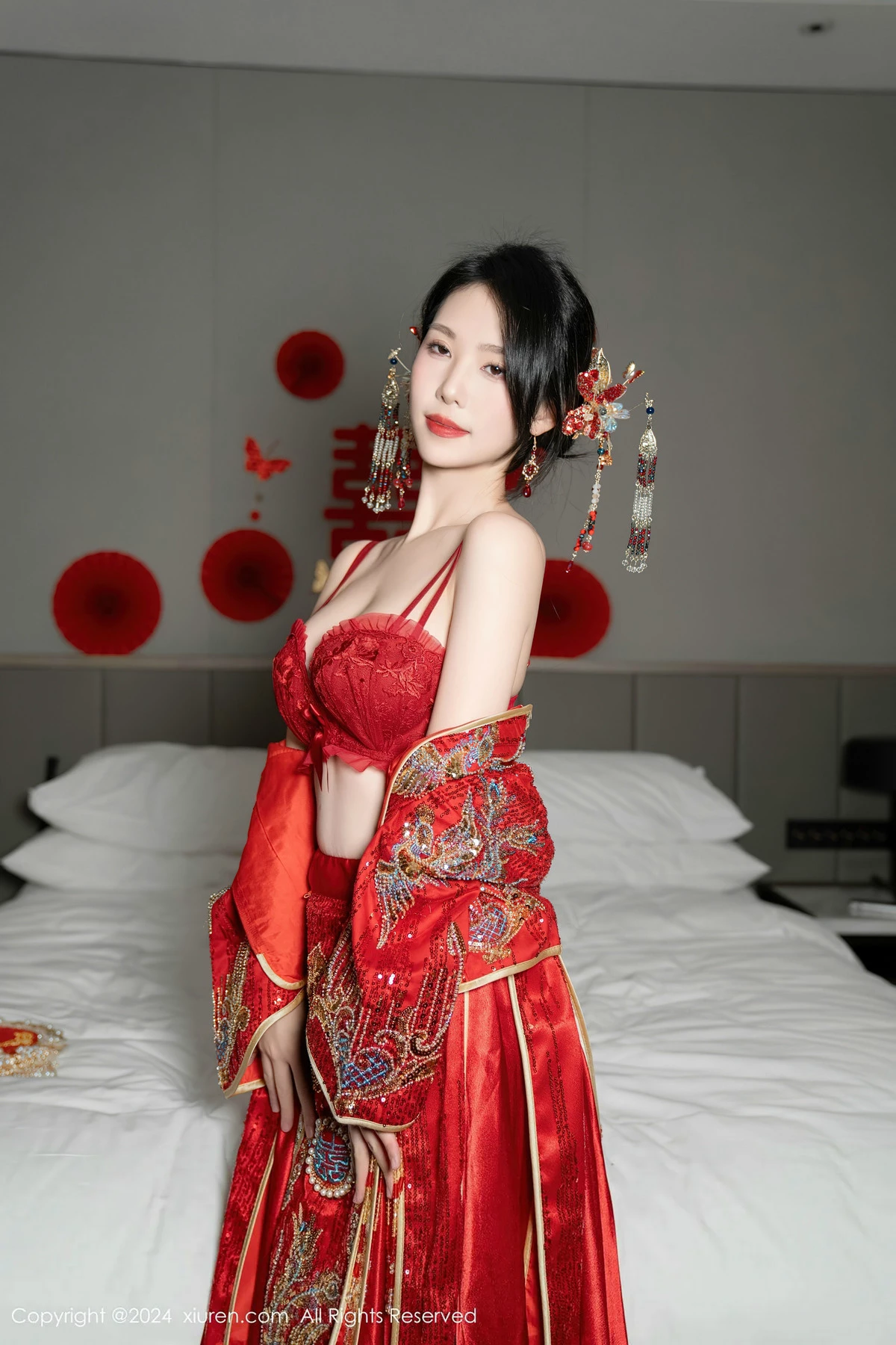 [[XiuRen秀人网]秀人网]No.8376_模特利世性感红色新娘妆露红色内衣配超薄闪亮肉丝完美诱惑写真95P