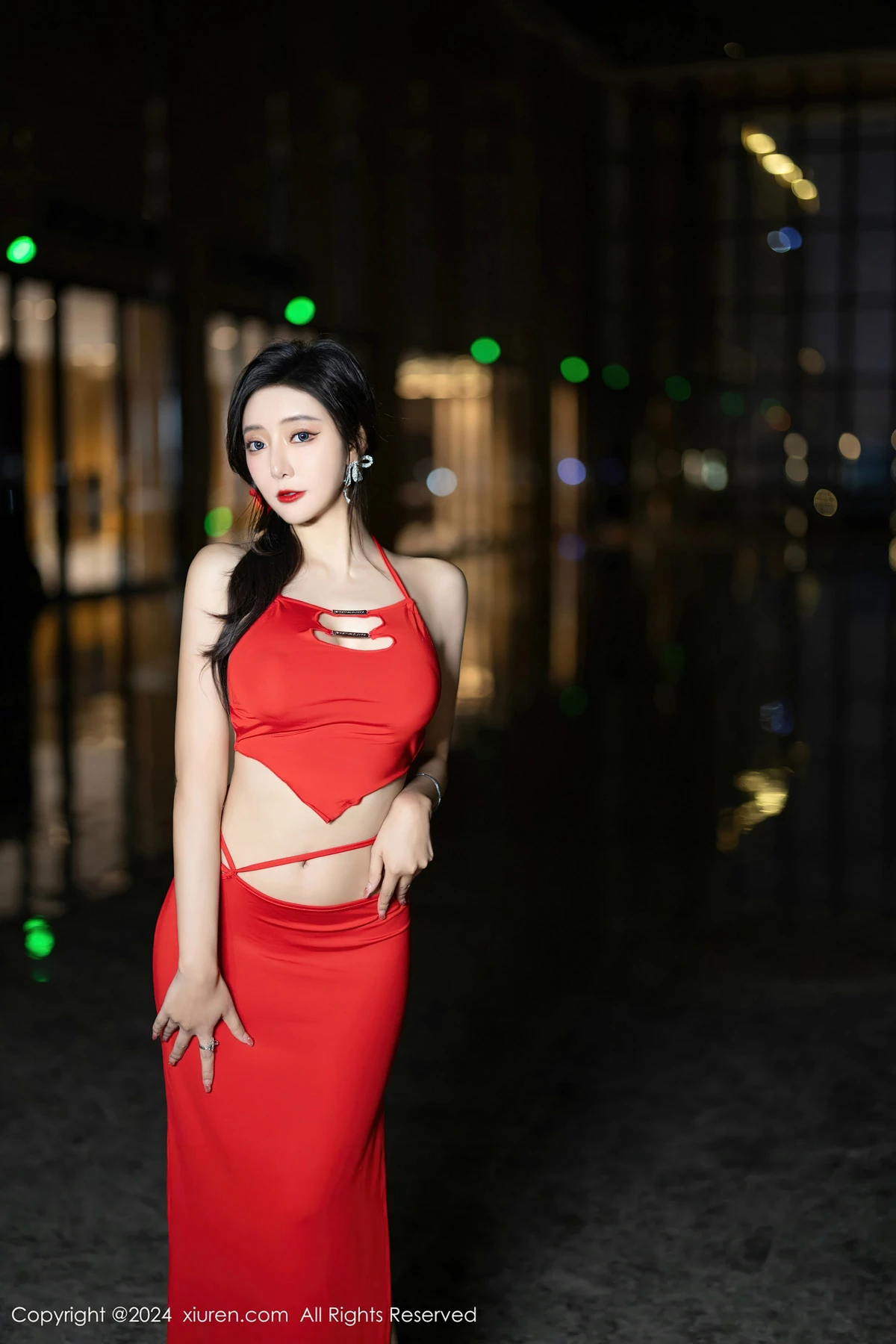 [[XiuRen秀人网]秀人网]No.8378_女神王馨瑶yanni红色连衣裙+杏色轻透连衣裙秀完美身材诱惑写真80P