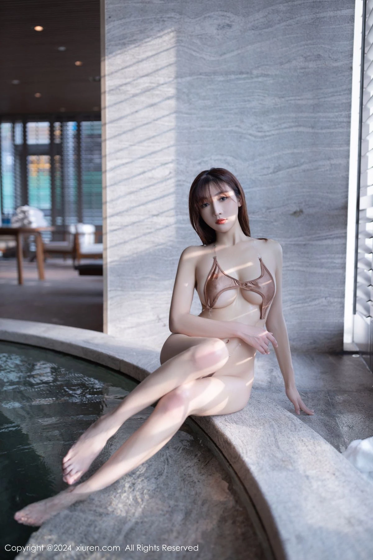 [[XiuRen秀人网]秀人网]No.8379_模特陆萱萱白色上衣配超短牛仔裤露性感连体泳衣惹火诱惑写真80P