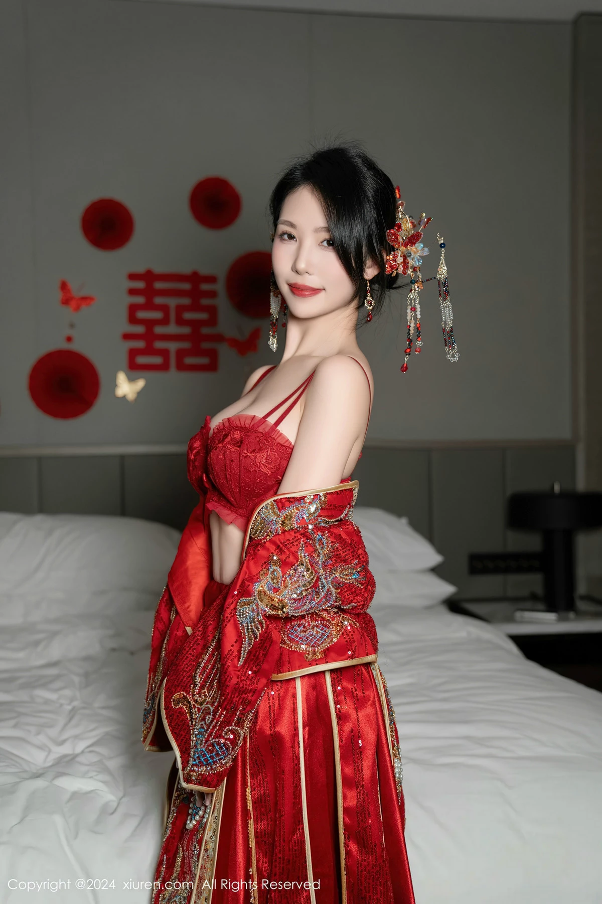 [[XiuRen秀人网]秀人网]No.8376_模特利世性感红色新娘妆露红色内衣配超薄闪亮肉丝完美诱惑写真95P