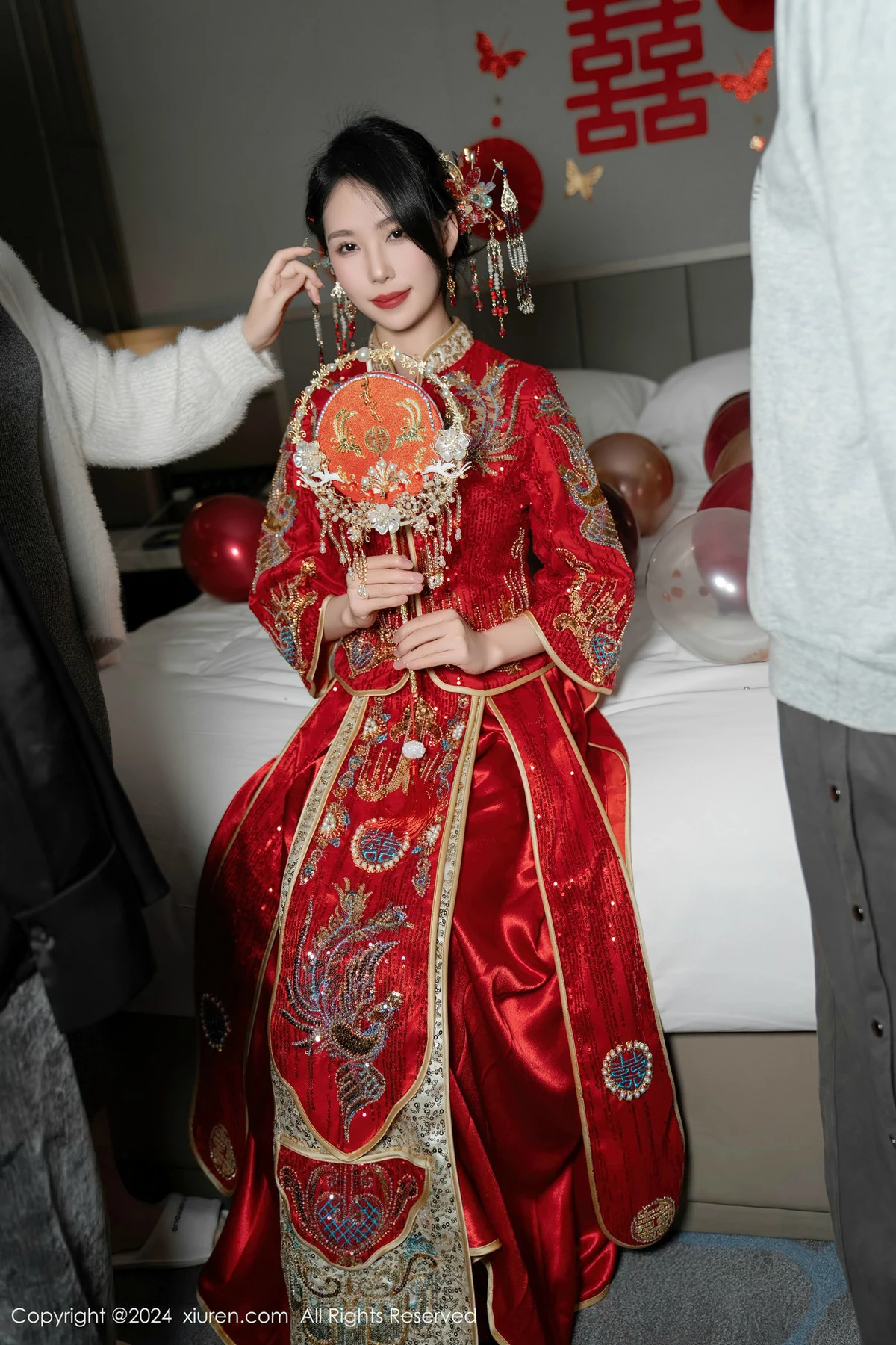 [[XiuRen秀人网]秀人网]No.8376_模特利世性感红色新娘妆露红色内衣配超薄闪亮肉丝完美诱惑写真95P