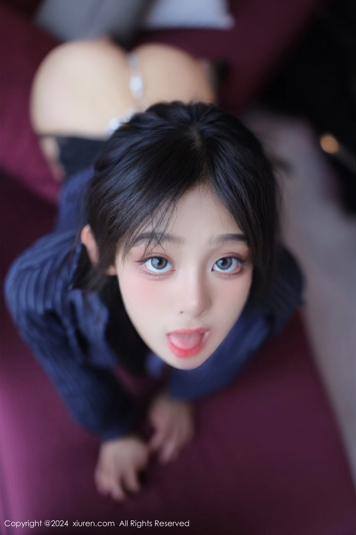 [[XiuRen秀人网]秀人网]No.8373_模特王心悦性感蓝色OL服饰配黑丝吊袜半脱秀惹火身材诱惑写真82P