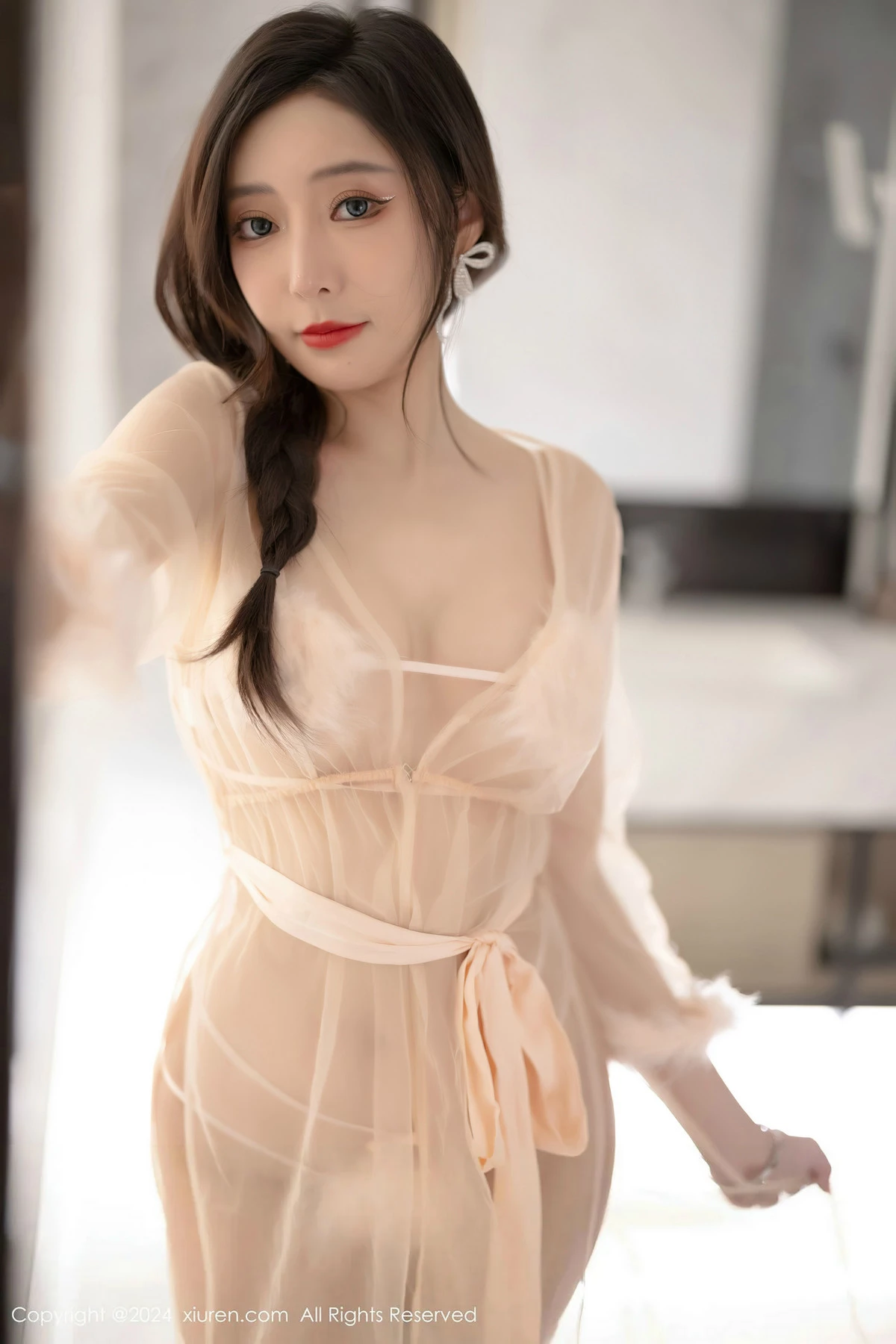 [[XiuRen秀人网]秀人网]No.8378_女神王馨瑶yanni红色连衣裙+杏色轻透连衣裙秀完美身材诱惑写真80P