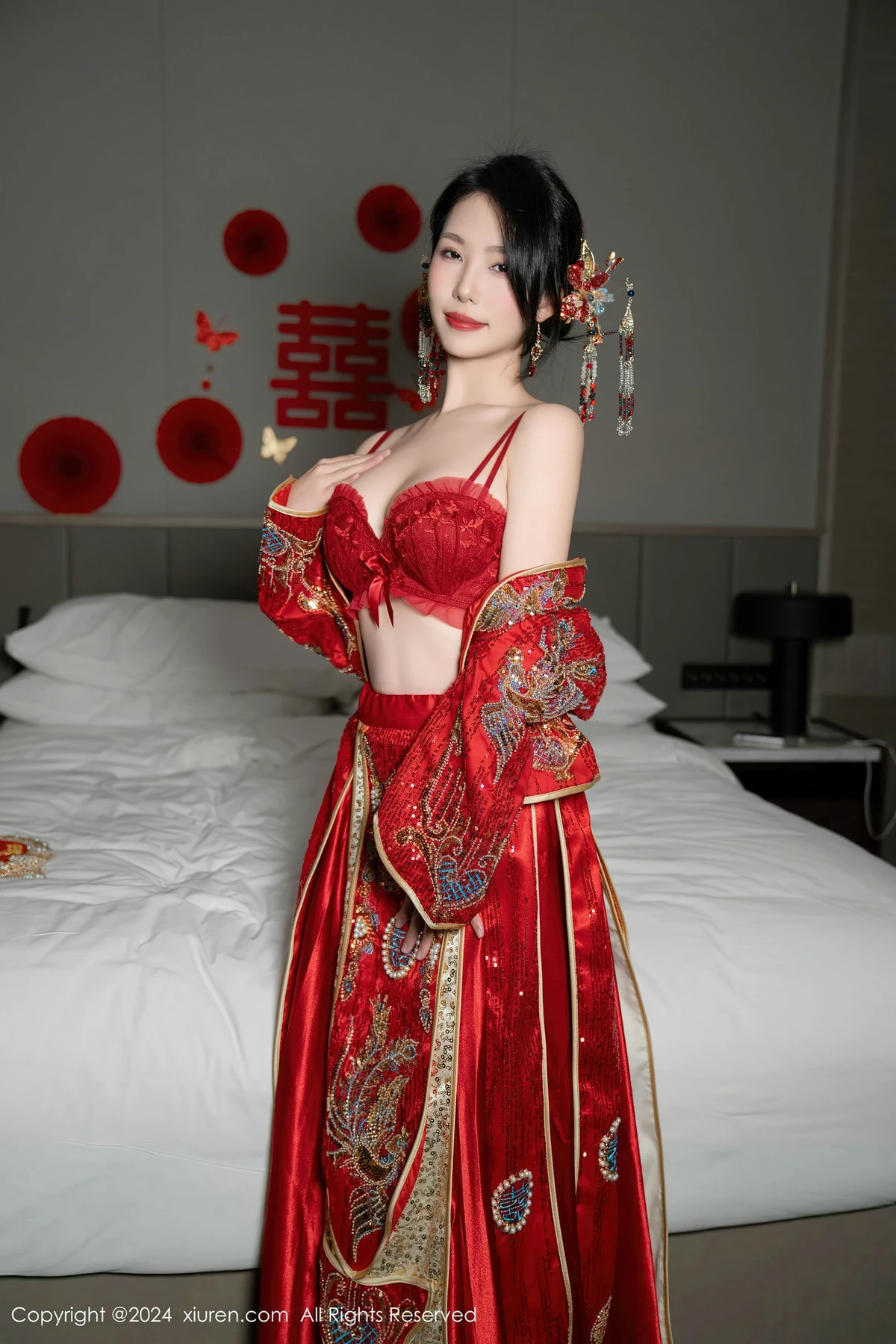 [[XiuRen秀人网]秀人网]No.8376_模特利世性感红色新娘妆露红色内衣配超薄闪亮肉丝完美诱惑写真95P