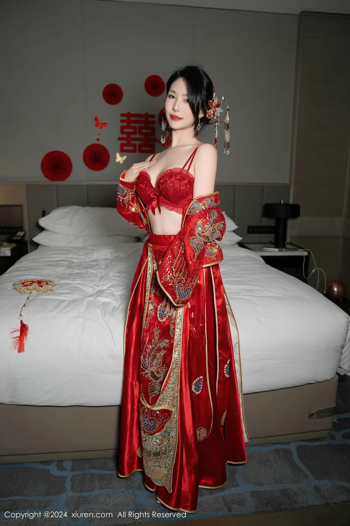 [[XiuRen秀人网]秀人网]No.8376_模特利世性感红色新娘妆露红色内衣配超薄闪亮肉丝完美诱惑写真95P