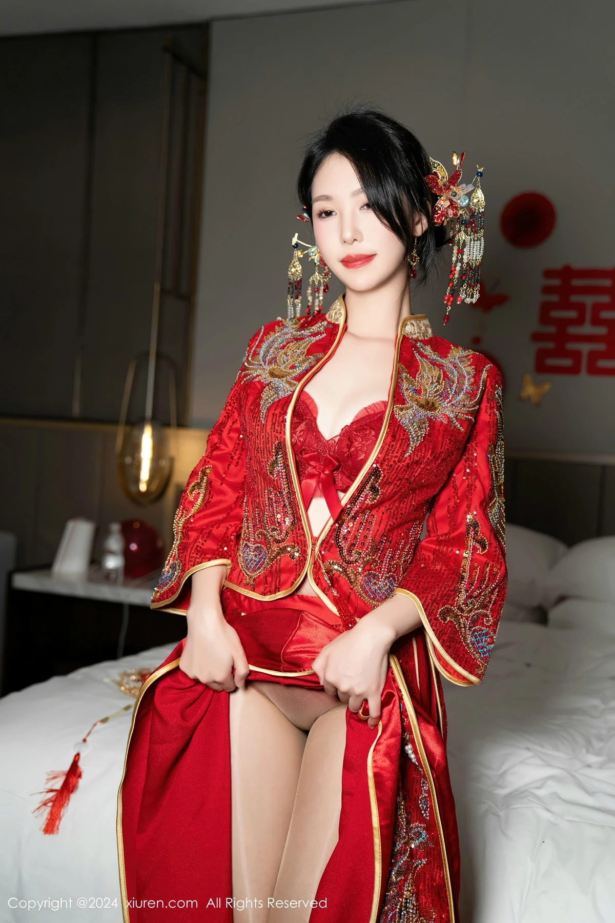 [[XiuRen秀人网]秀人网]No.8376_模特利世性感红色新娘妆露红色内衣配超薄闪亮肉丝完美诱惑写真95P