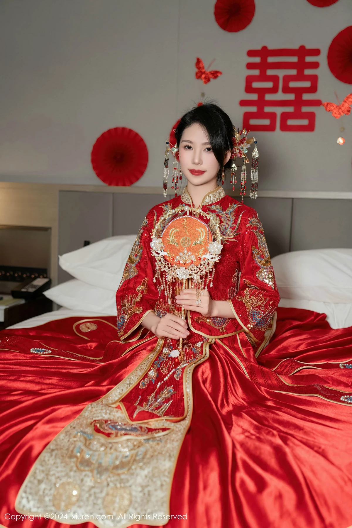 [[XiuRen秀人网]秀人网]No.8376_模特利世性感红色新娘妆露红色内衣配超薄闪亮肉丝完美诱惑写真95P