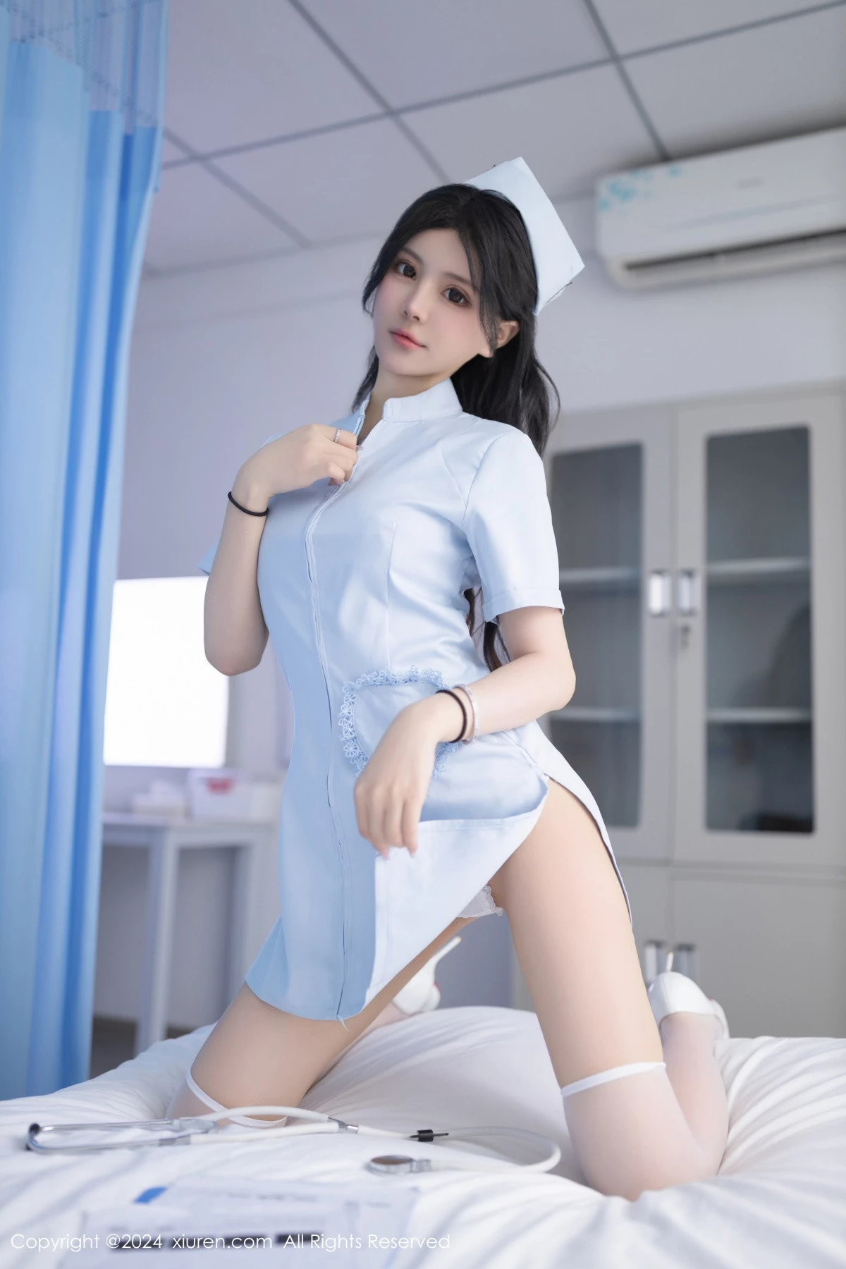 [[XiuRen秀人网]秀人网]No.8389_模特幼幼性感浅蓝色护士装露白色蕾丝内衣秀完美身材诱惑写真79P