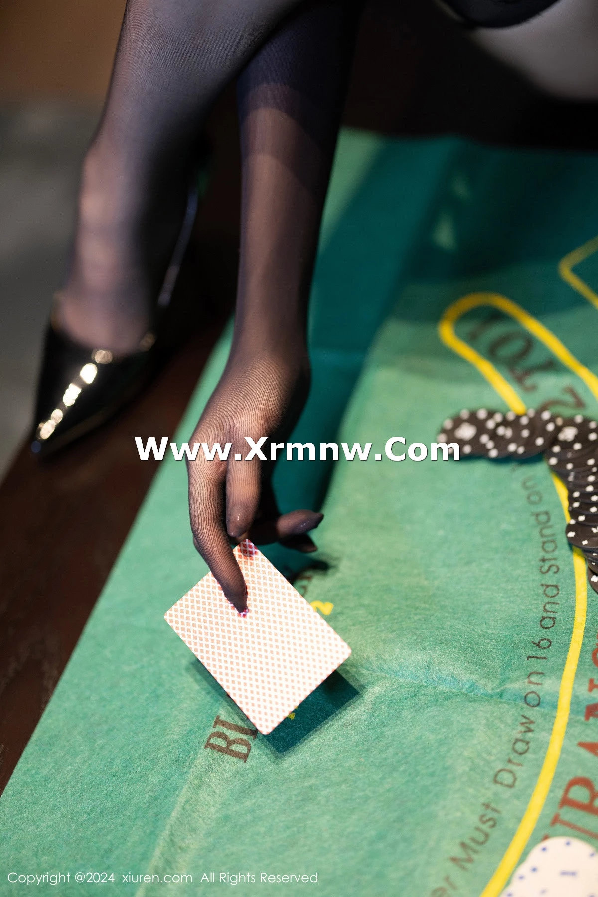 [[XiuRen秀人网]秀人网]No.8385_模特徐莉芝Booty黑色露背上衣+皮质连衣裙秀曼妙身姿诱惑写真92P