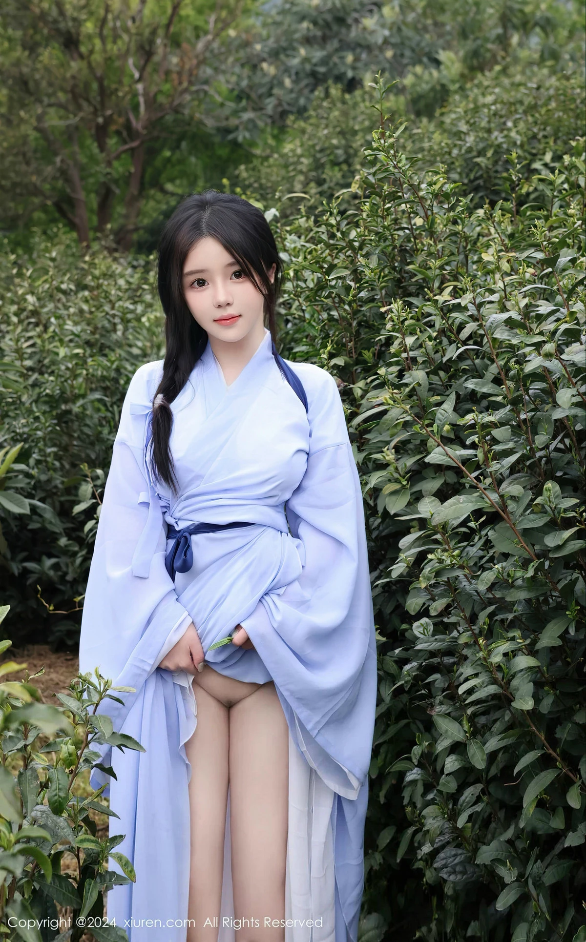 [[XiuRen秀人网]秀人网]No.8386_模特小薯条nienie户外剧情性感蓝色连衣裙半脱秀惹火身材诱惑写真85P